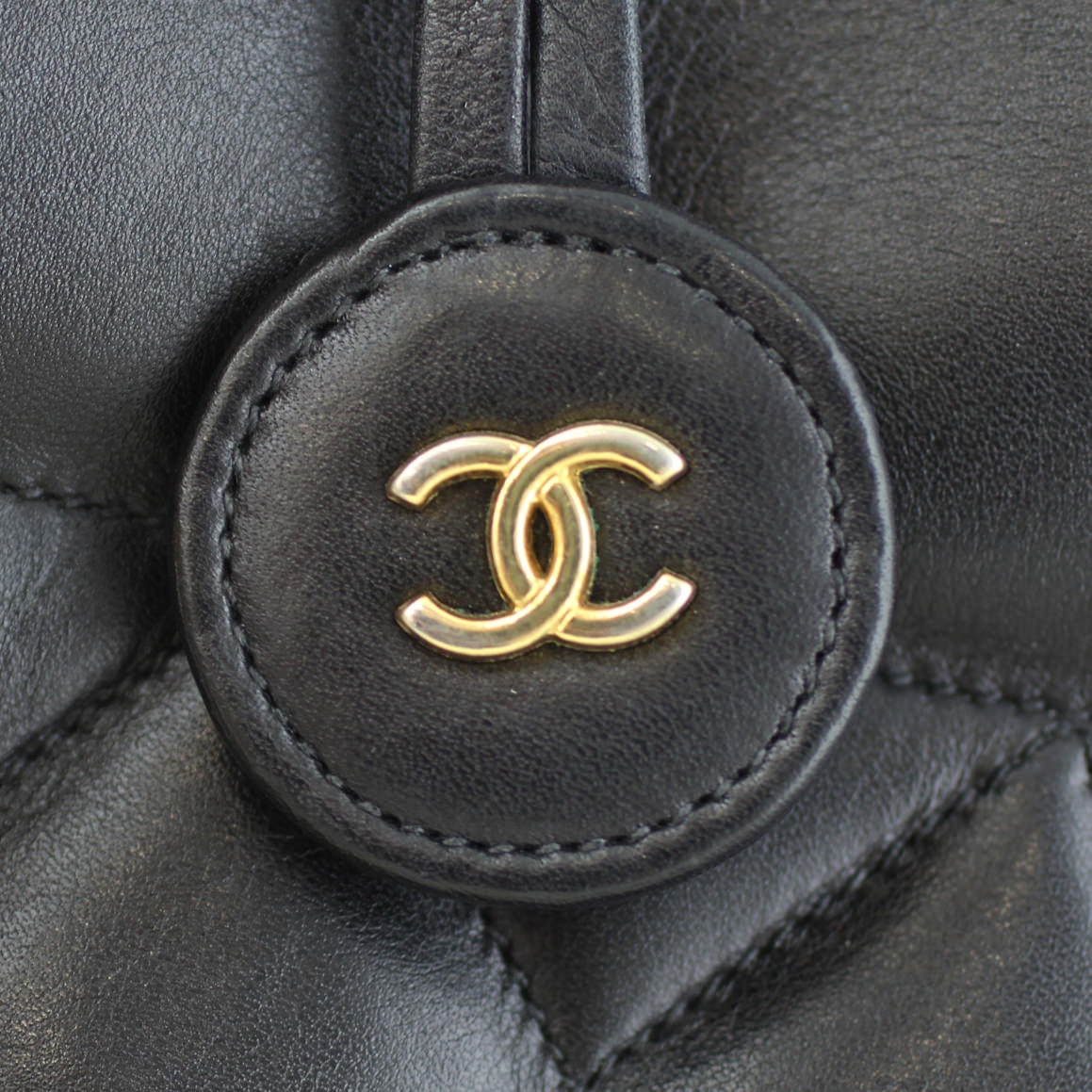 Chanel Vintage Tote Logo