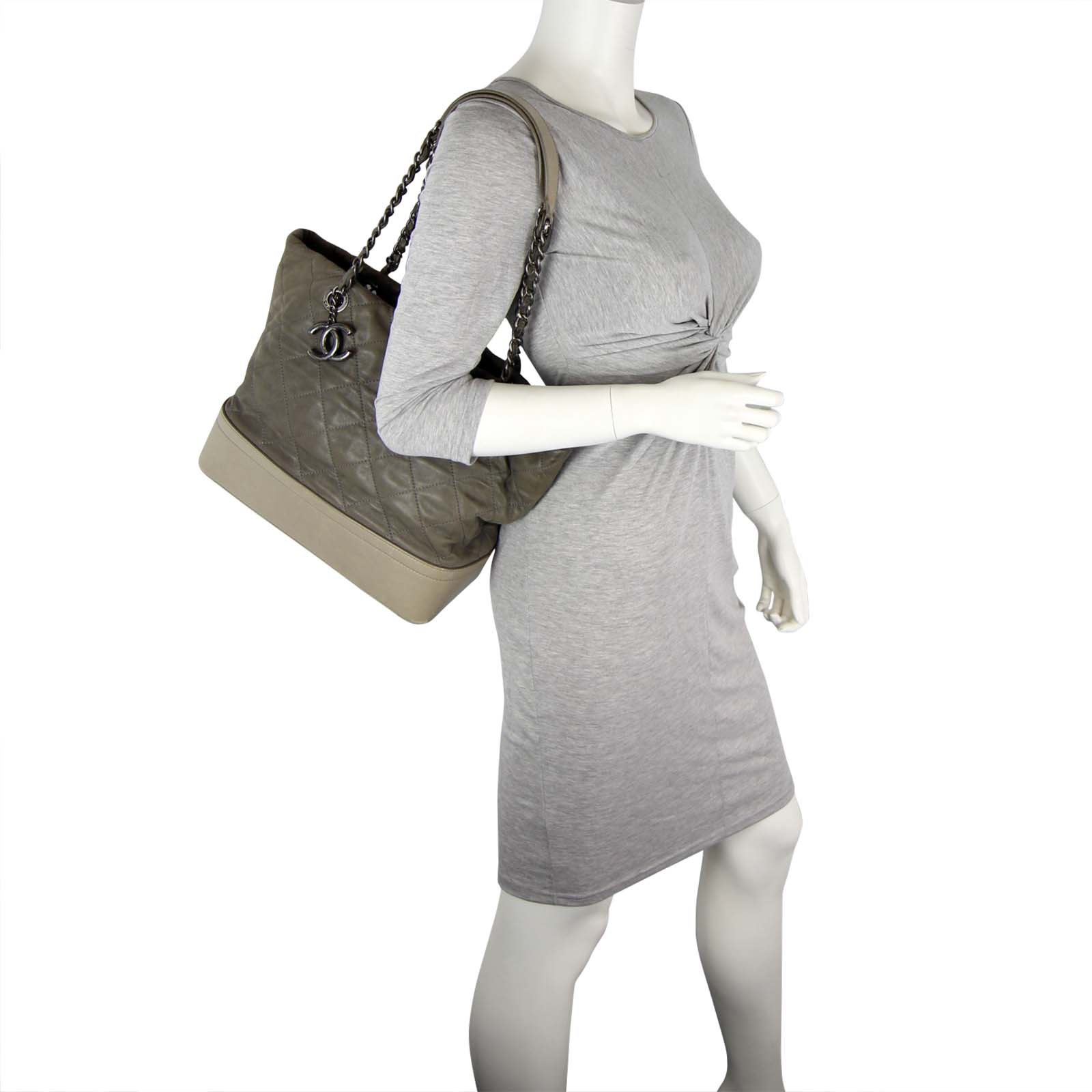 Chanel VIP Shopping Tote Scale