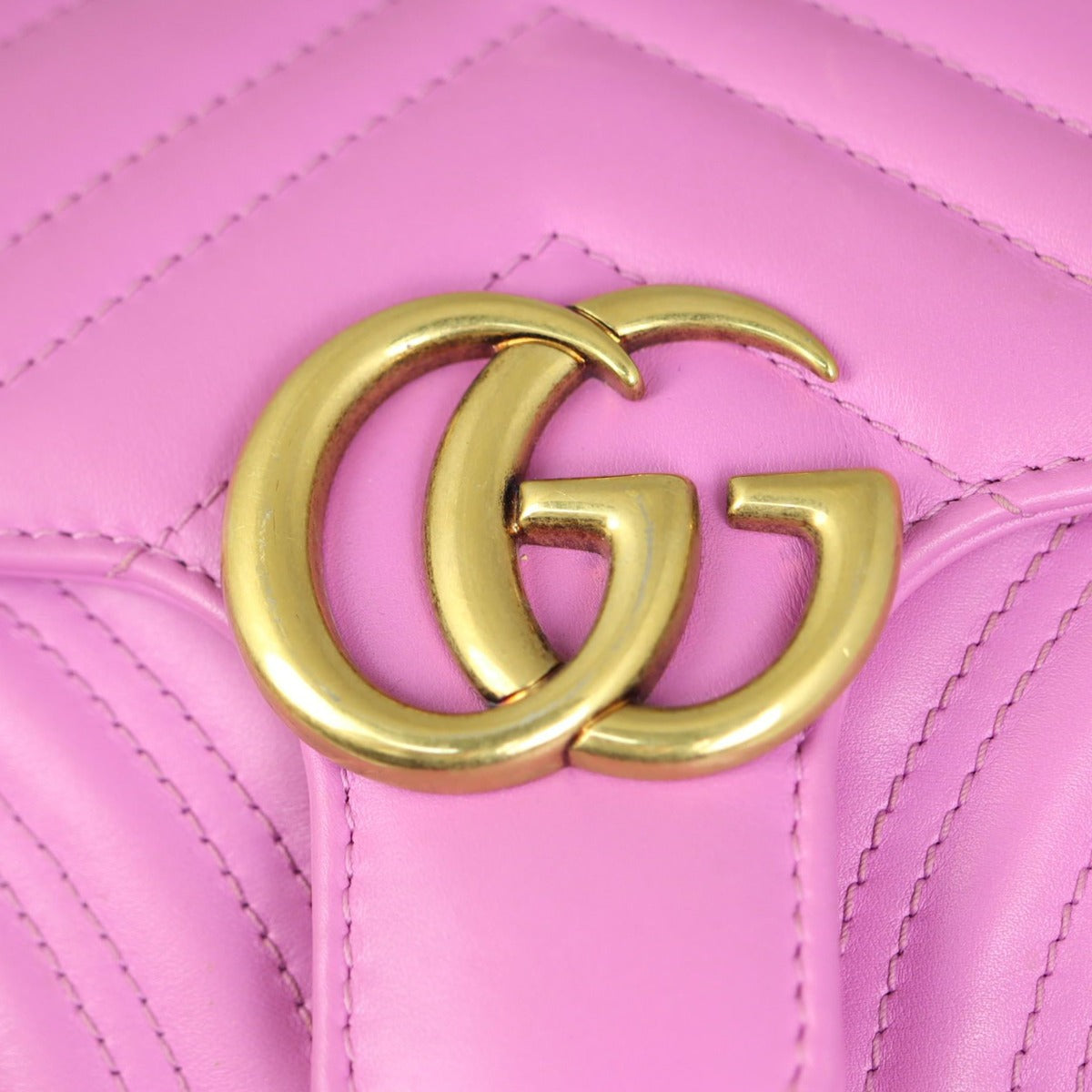 Gucci GG Marmont Matelasse Mini Shoulder Bag Hardware
