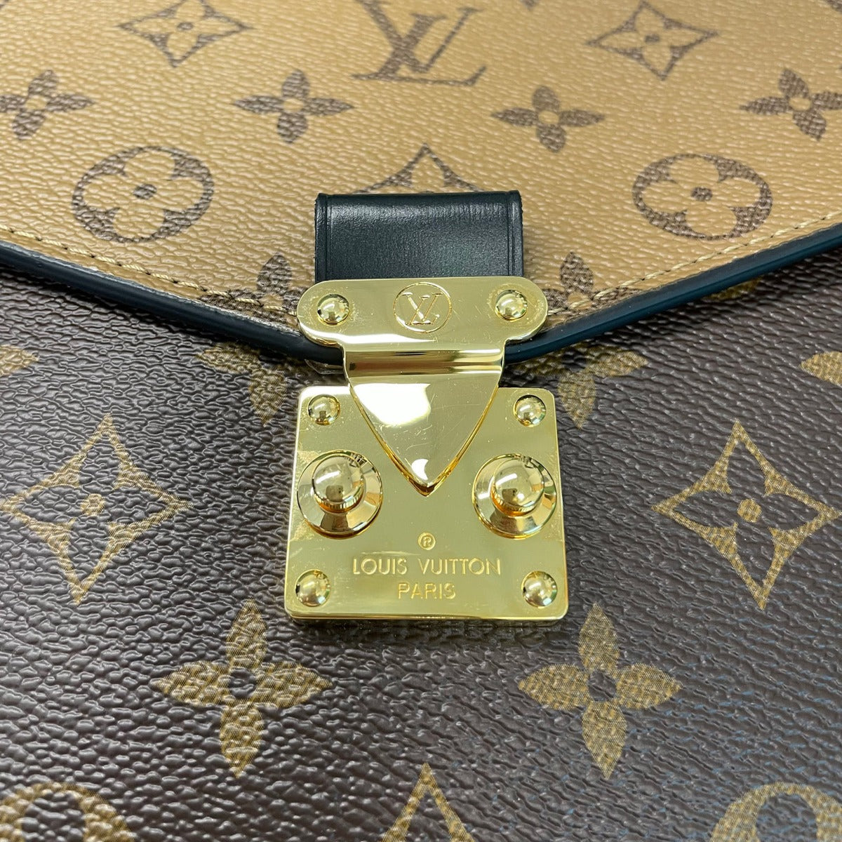 Louis Vuitton Pochette Metis Monogram Reverse
