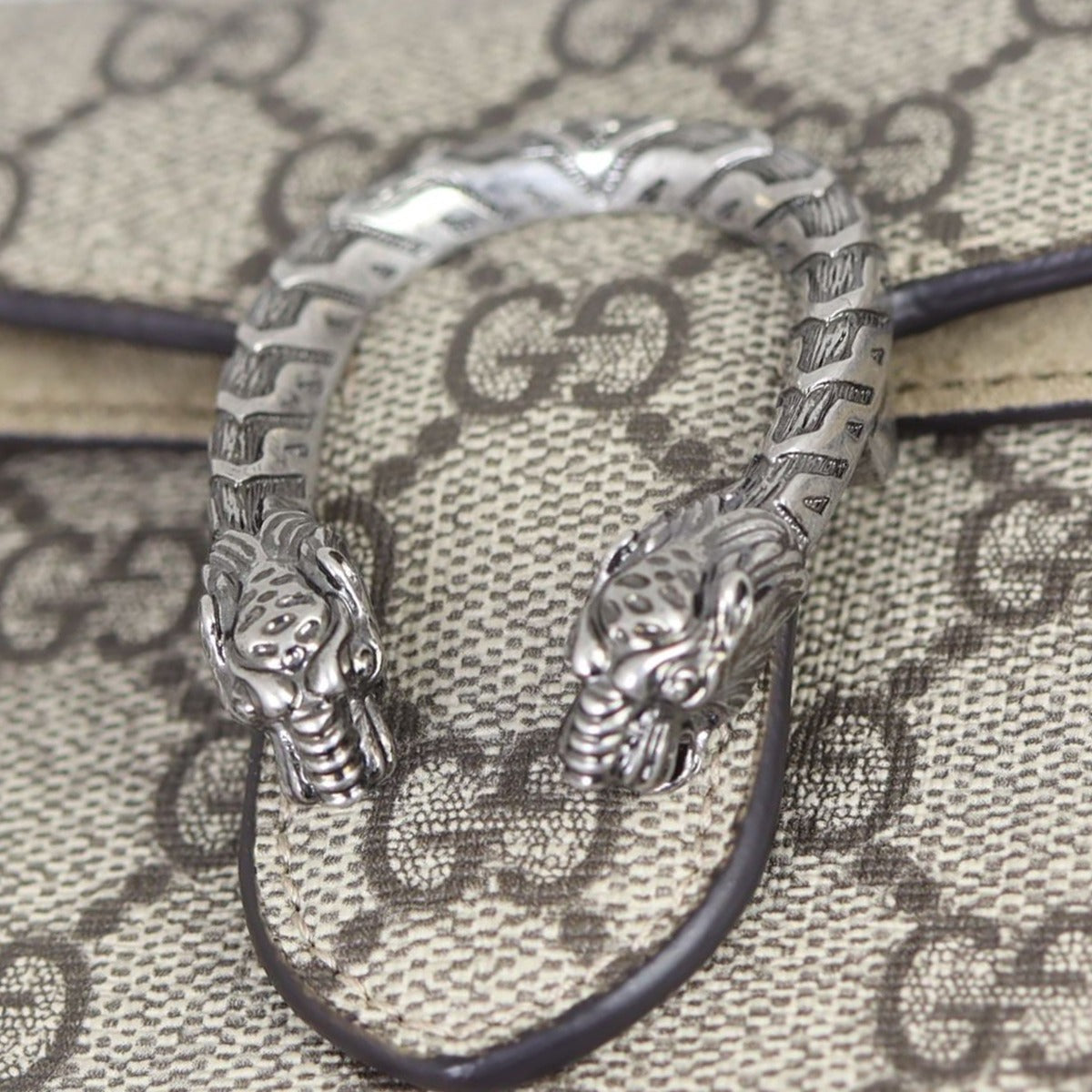 Gucci Dionysus GG Supreme Super Mini Bag Hardware
