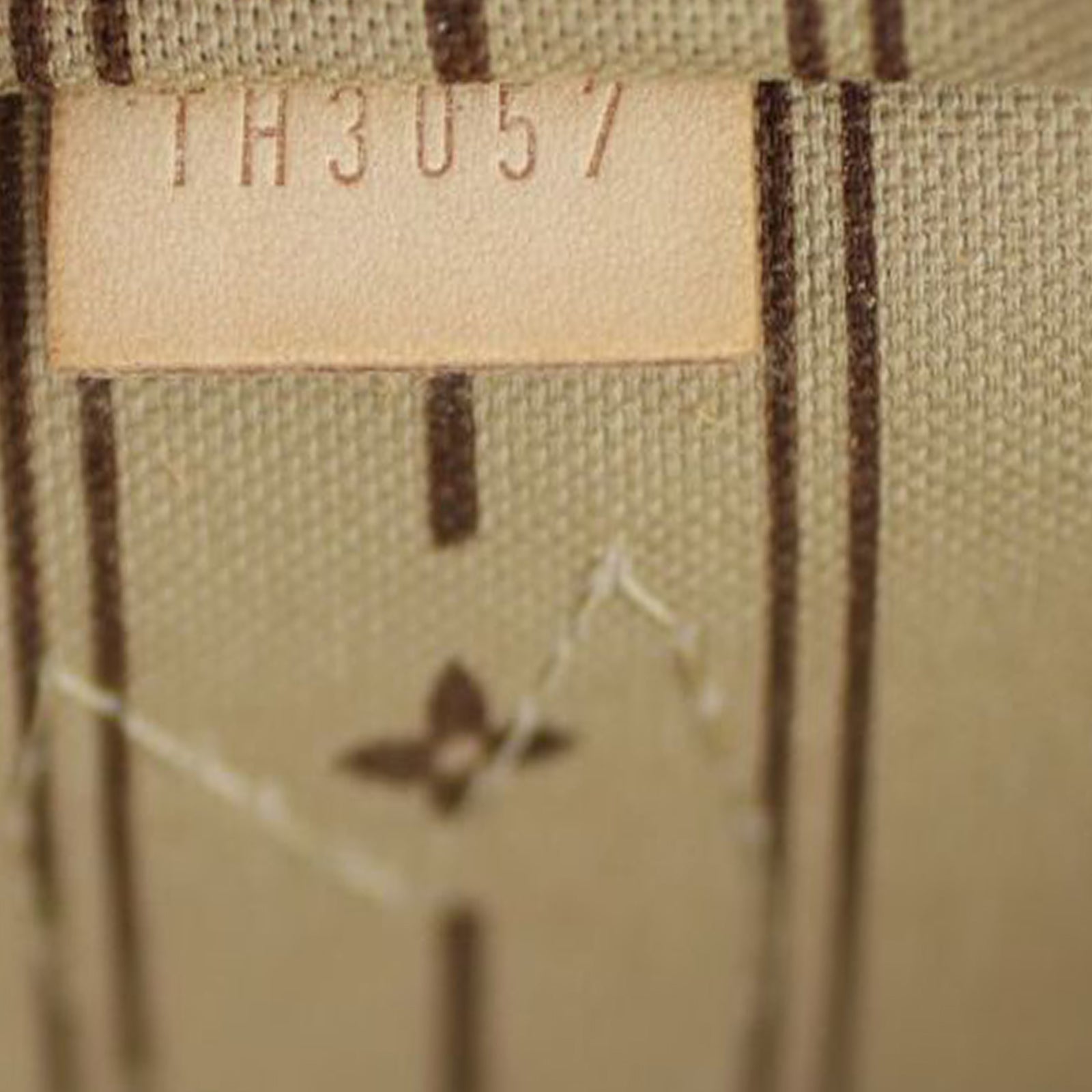 Louis Vuitton Neverfull PM Monogram Date code