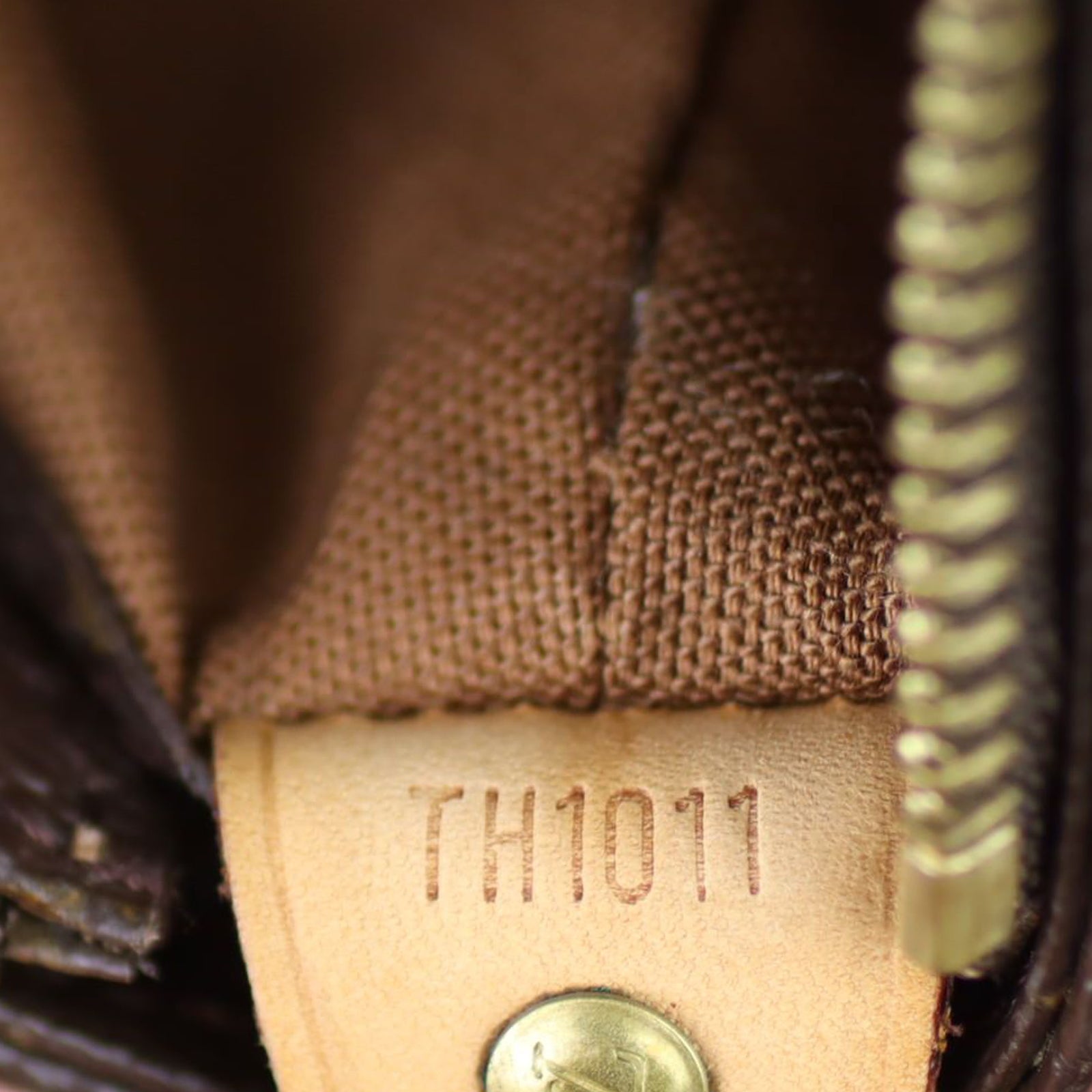 Louis Vuitton Cabas Mezzo Monogram Date code