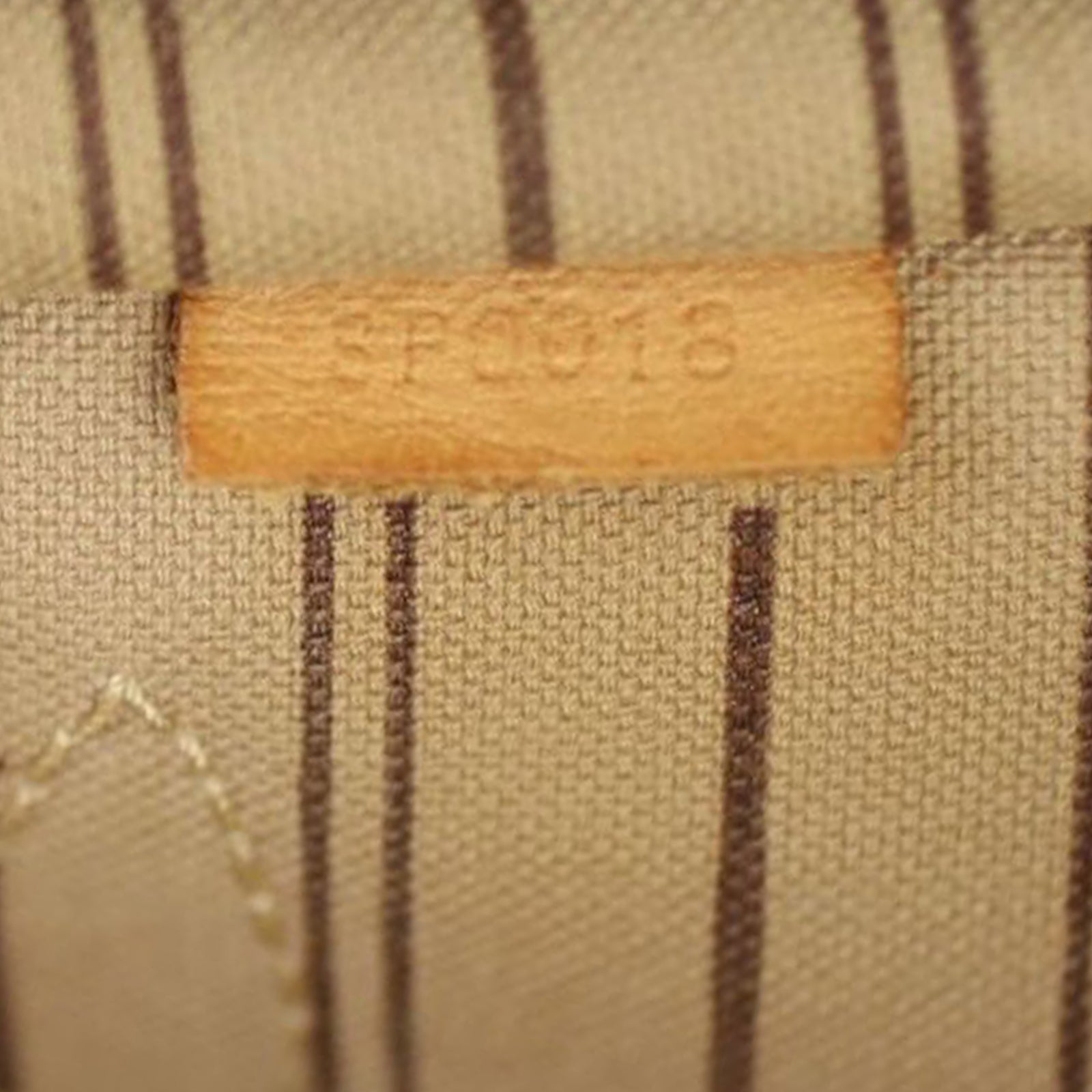 Louis Vuitton Neverfull MM Monogram Date code