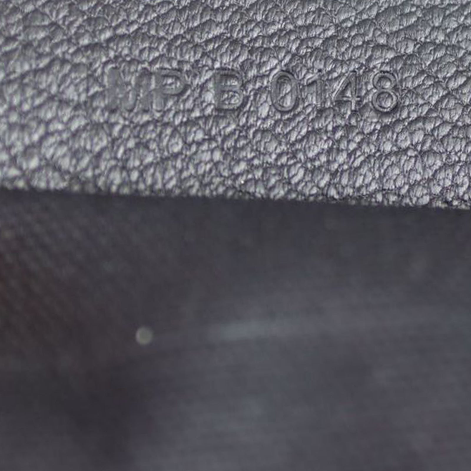 Givenchy Antigona Small – black grained goatskin Date code