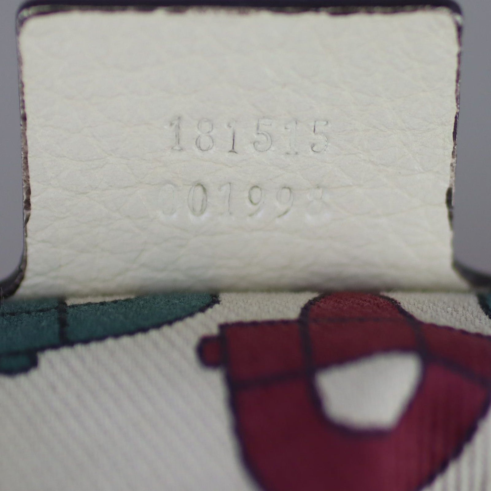 Gucci Signature Signoria Hobo Medium Date code