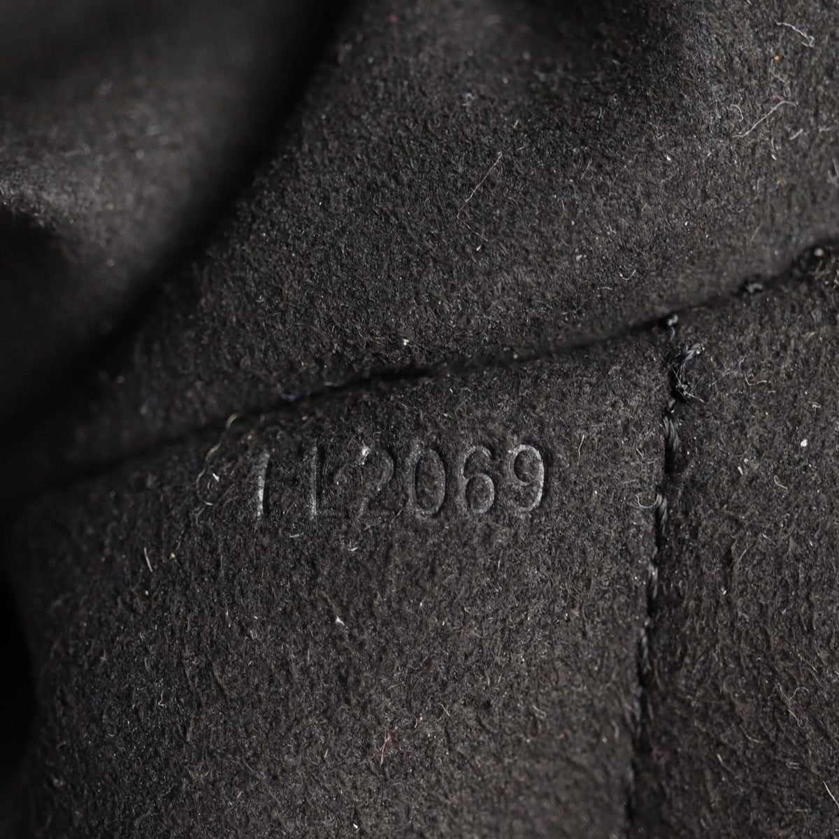 Louis Vuitton Alma Monogram Eclipse Date code
