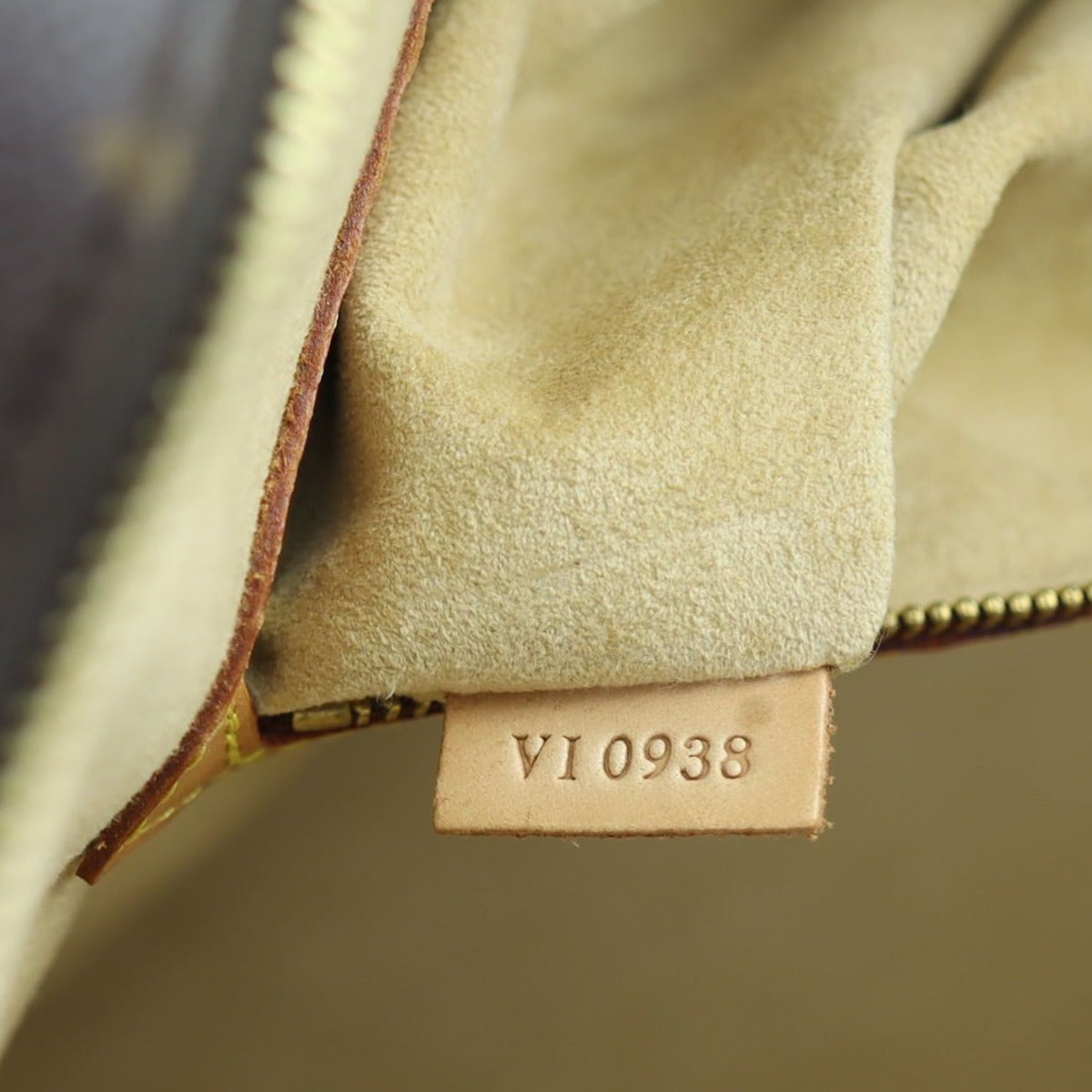 Louis Vuitton Babylone Monogram Date code

