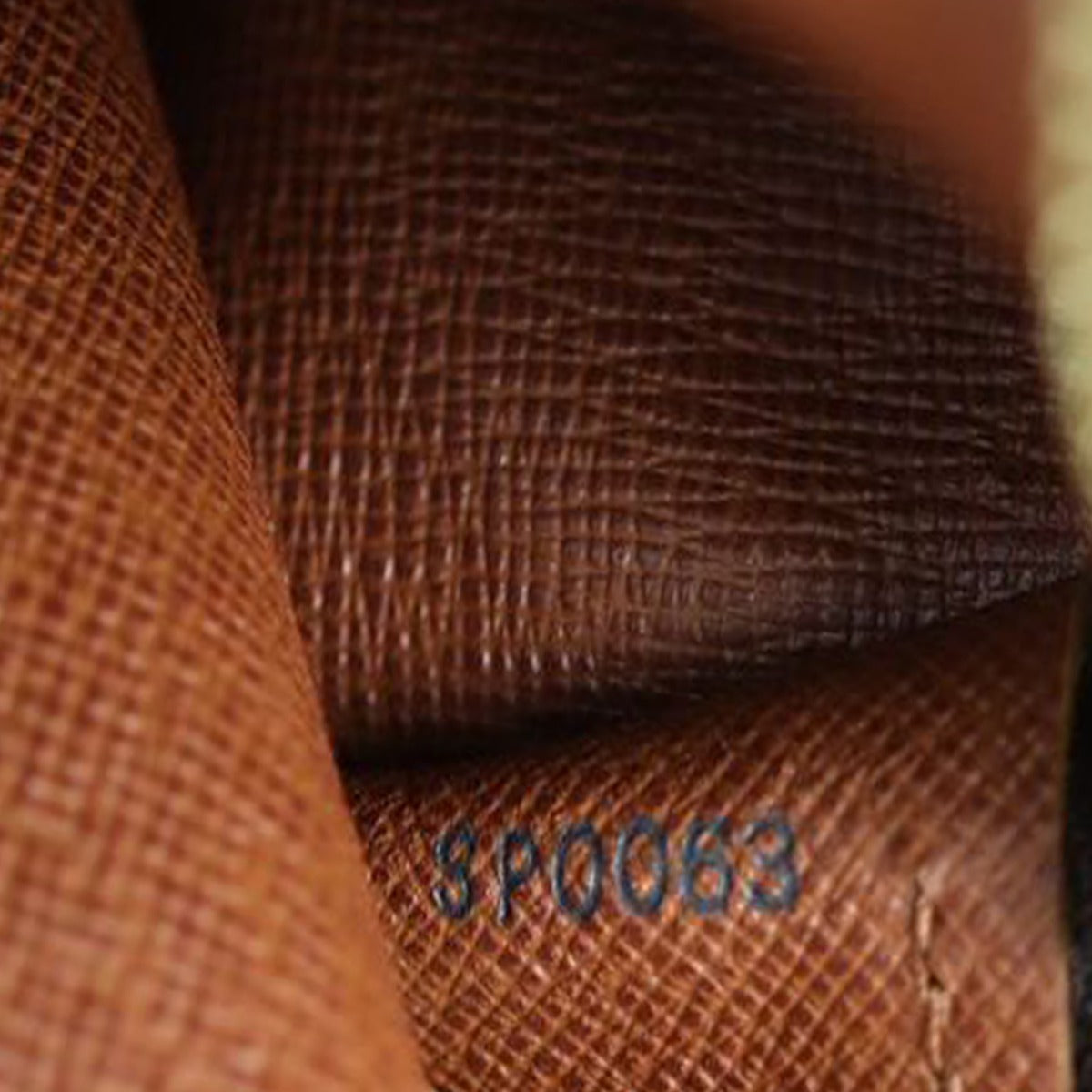 Louis Vuitton Papillon 30 Monogram Date code
