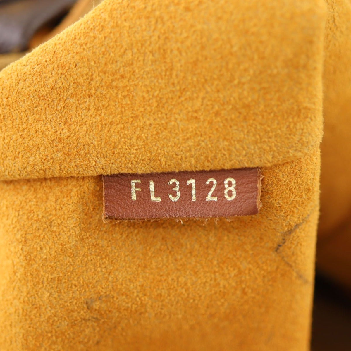 Louis Vuitton V Tote MM Date code
