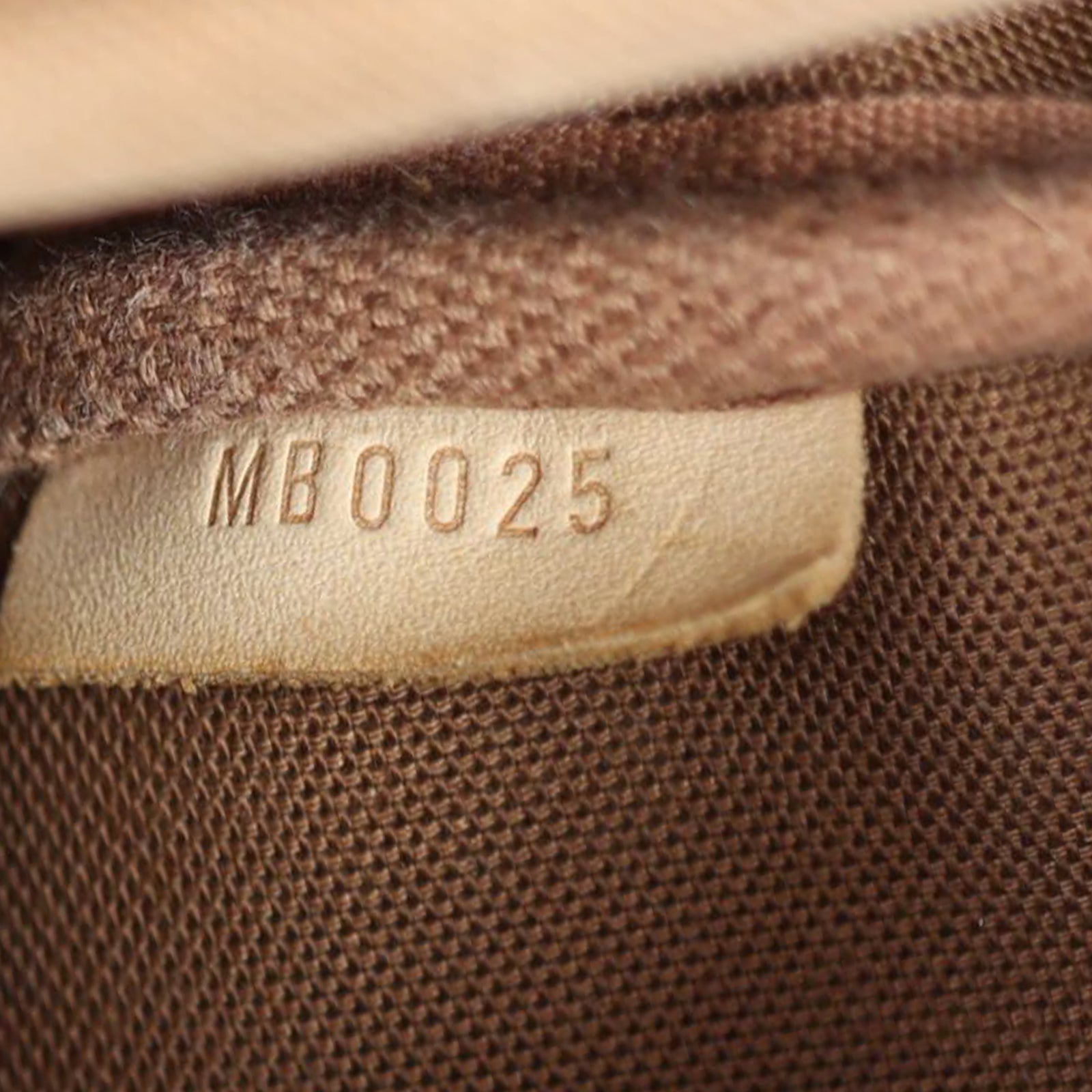 Louis Vuitton Saumur 30 Monogram Date code