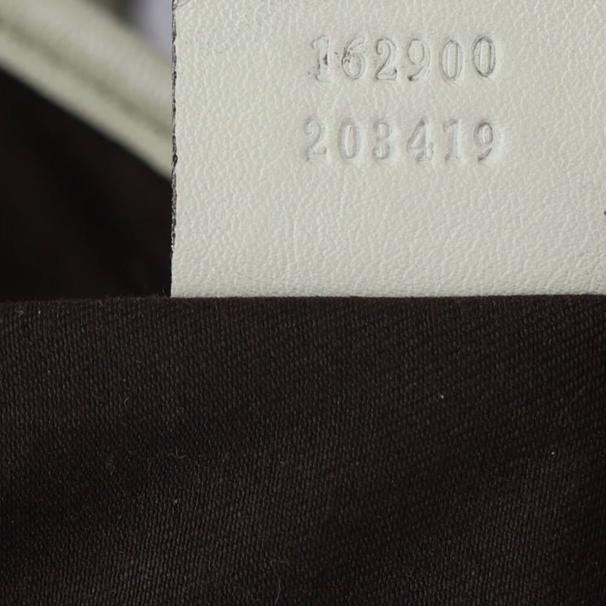 Gucci GG Canvas Medium Pelham Hobo Date code
