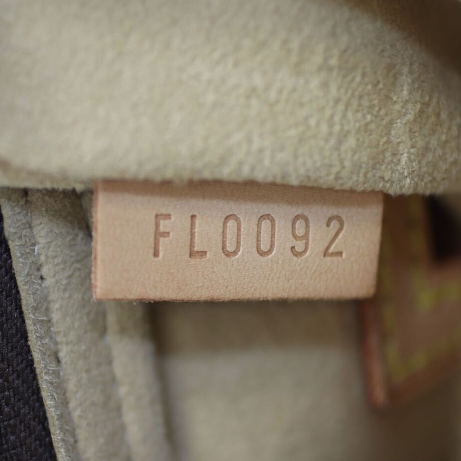 Louis Vuitton Looping MM Monogram Date code