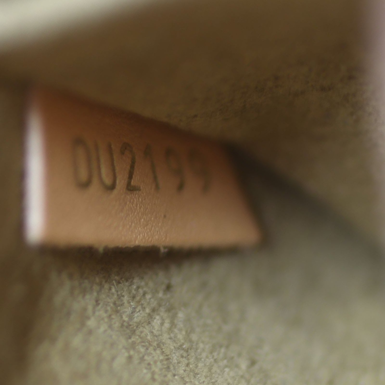 Louis Vuitton Boite Chapeau Souple Monogram Date code