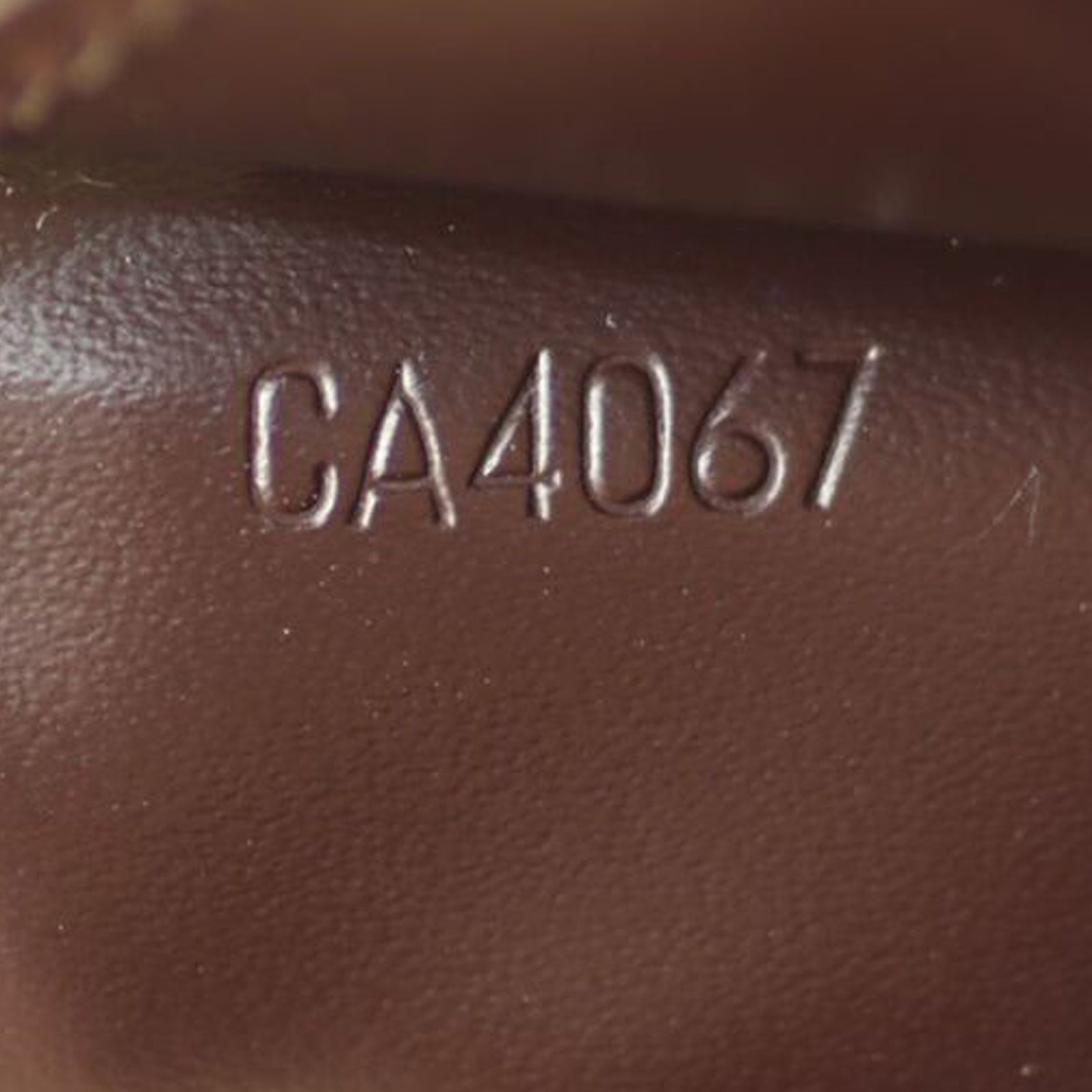 Louis Vuitton Key Pouch Monogram Vernis Date code