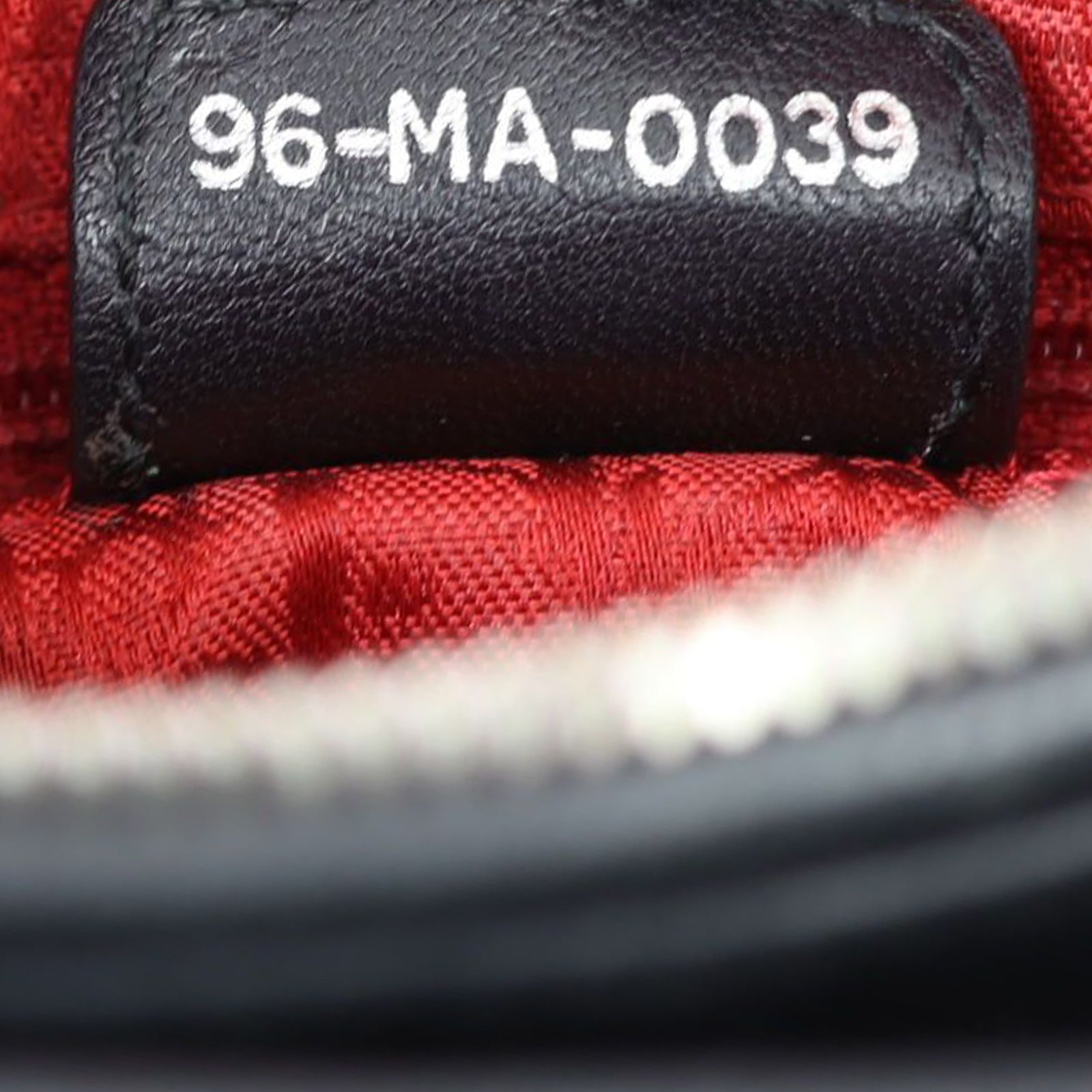 Dior Lady Dior Medium Date code