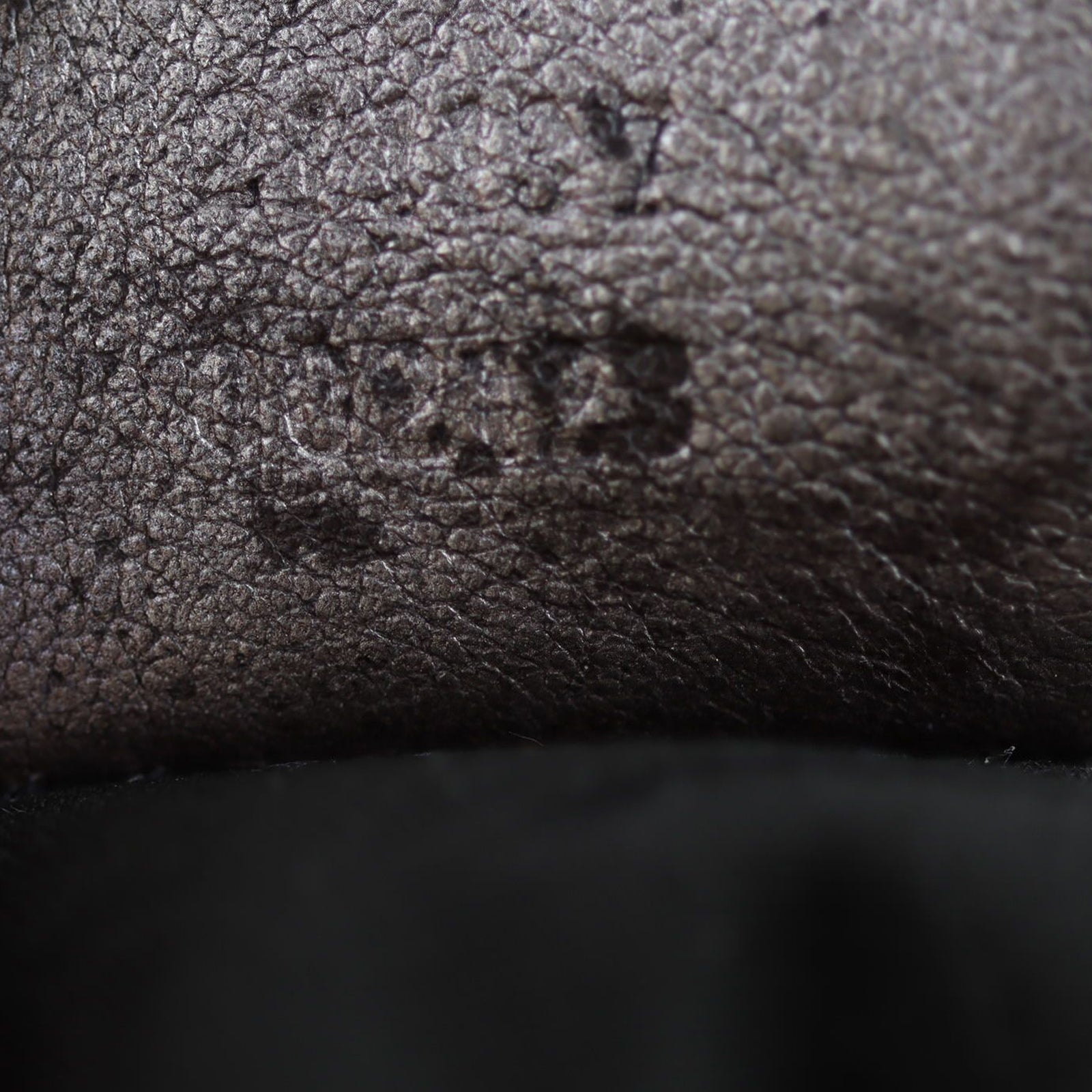 Gucci GG Supreme Joy Tote Date code