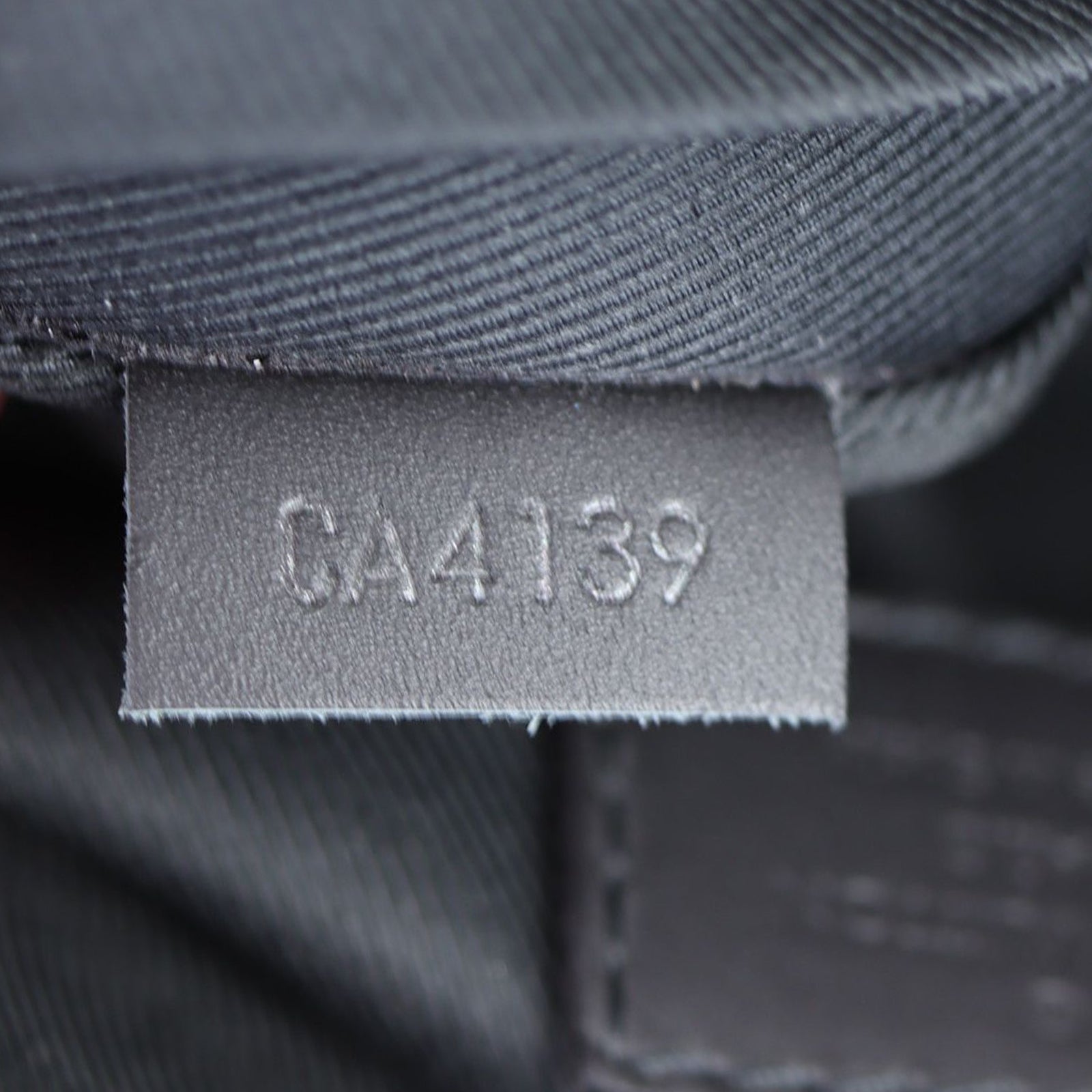 Louis Vuitton Discovery Messenger BB Damier Infini Astral Date code