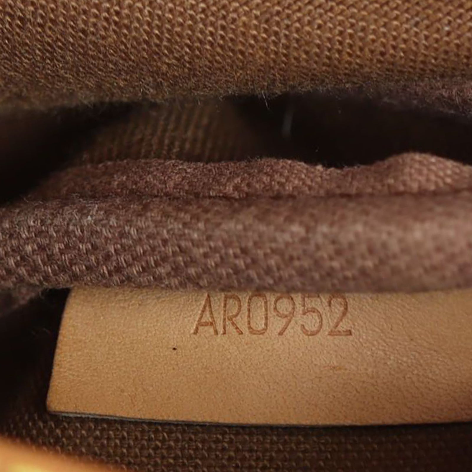 Louis Vuitton Saumur 30 Monogram Date code