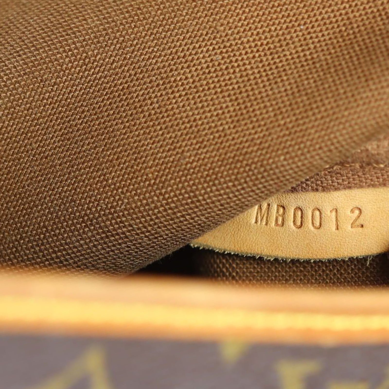 Louis Vuitton Saumur 30 Monogram Date code