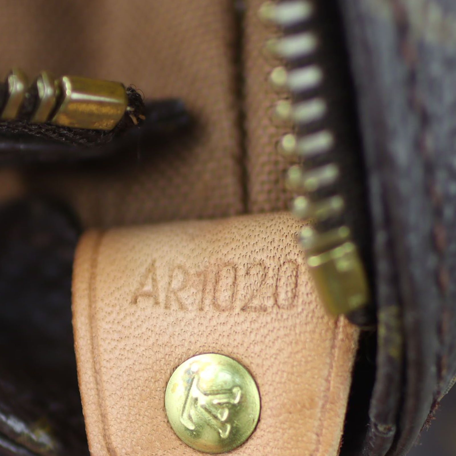 Louis Vuitton Cabas Mezzo Monogram Date code