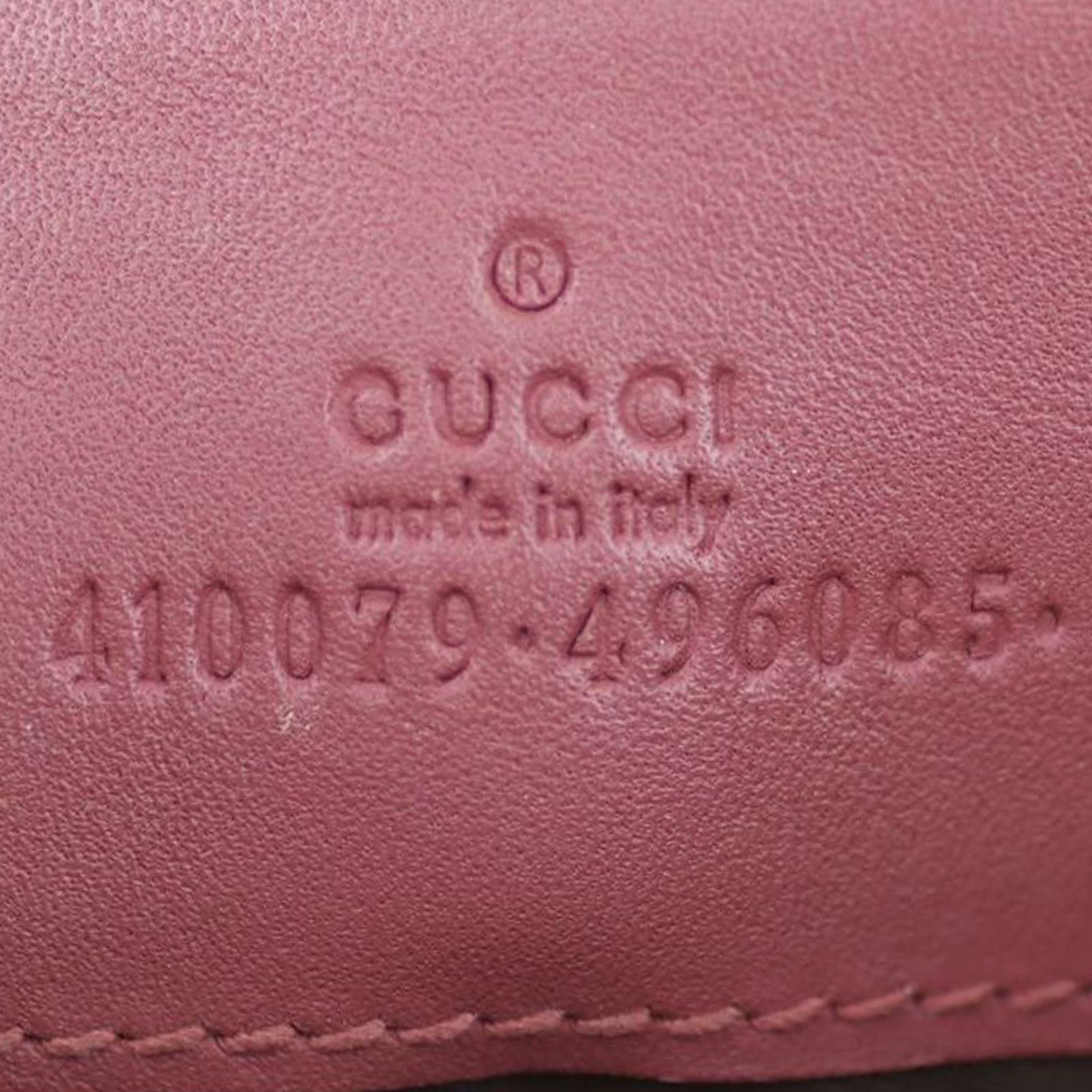 Gucci GG Supreme Blooms Small Pouch Stamp and Date code