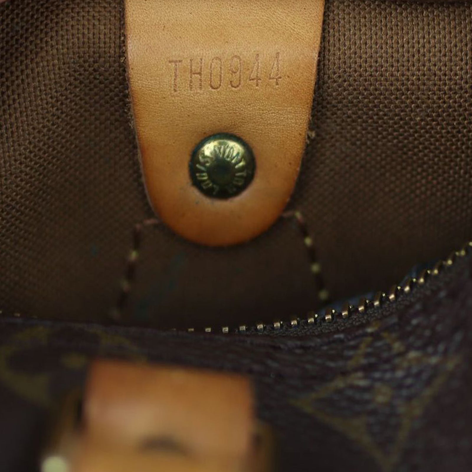 Louis Vuitton Speedy 25 Monogram Date code