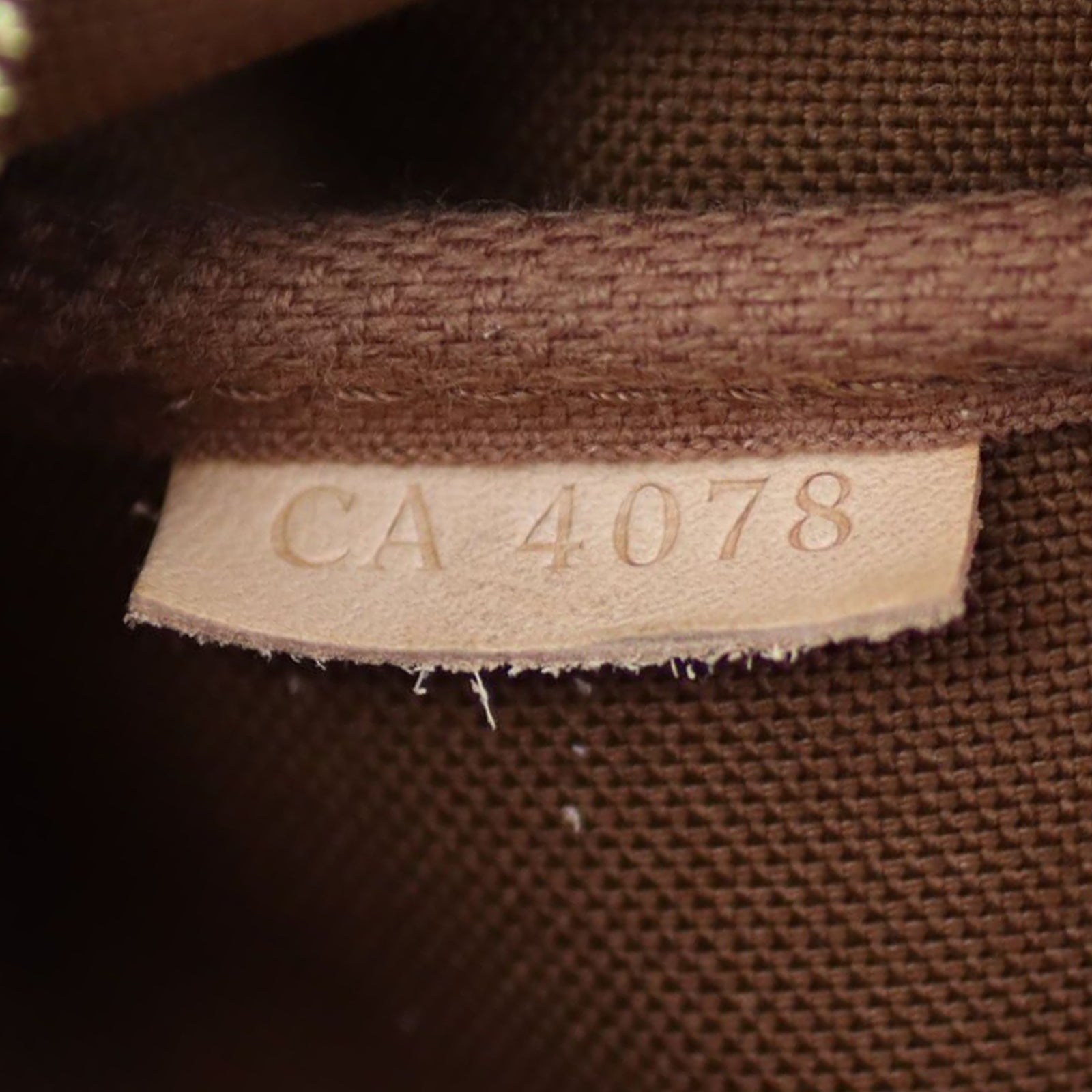 Louis Vuitton Pochette Accessories Monogram Roses Date code