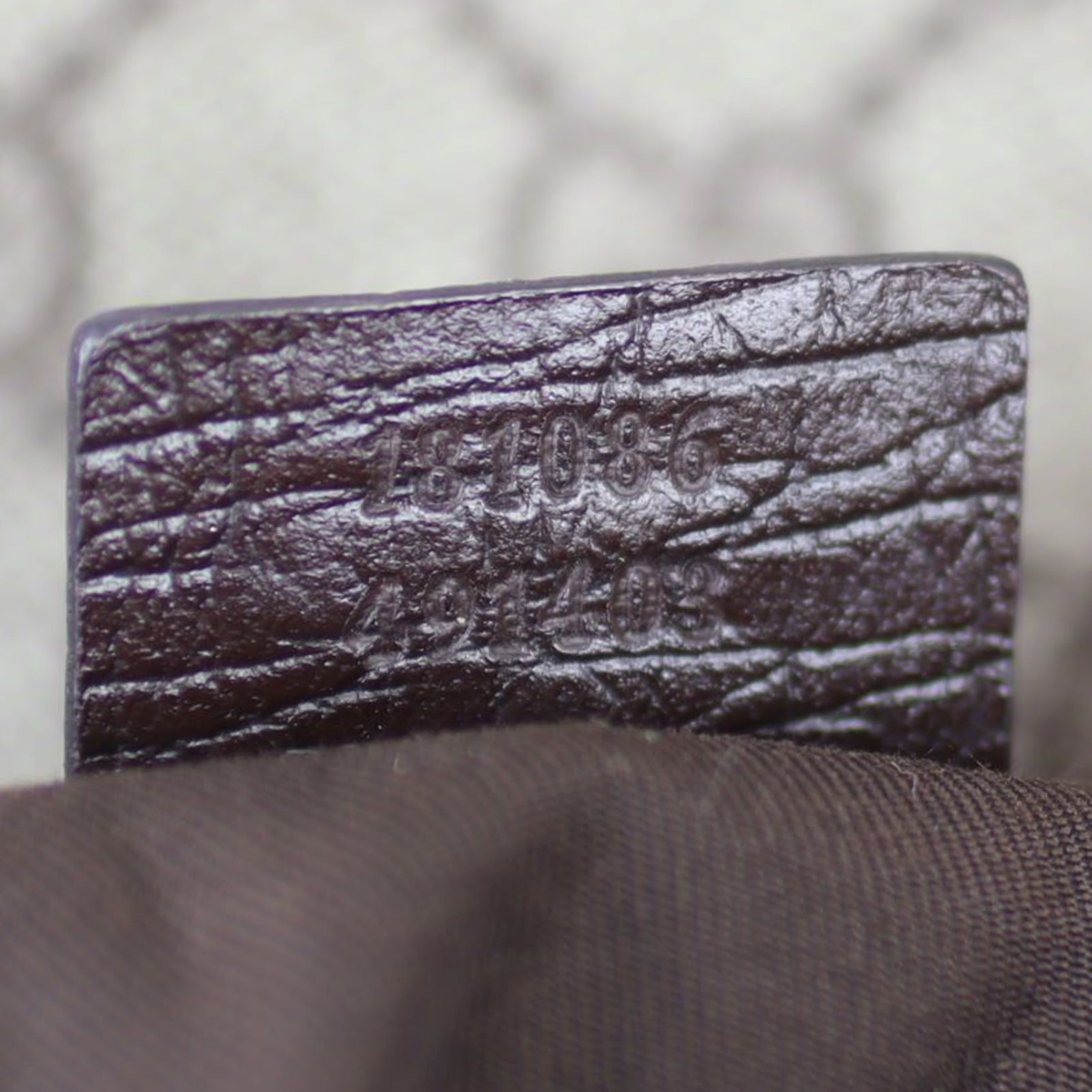 Gucci GG Supreme Zip Tote Date code