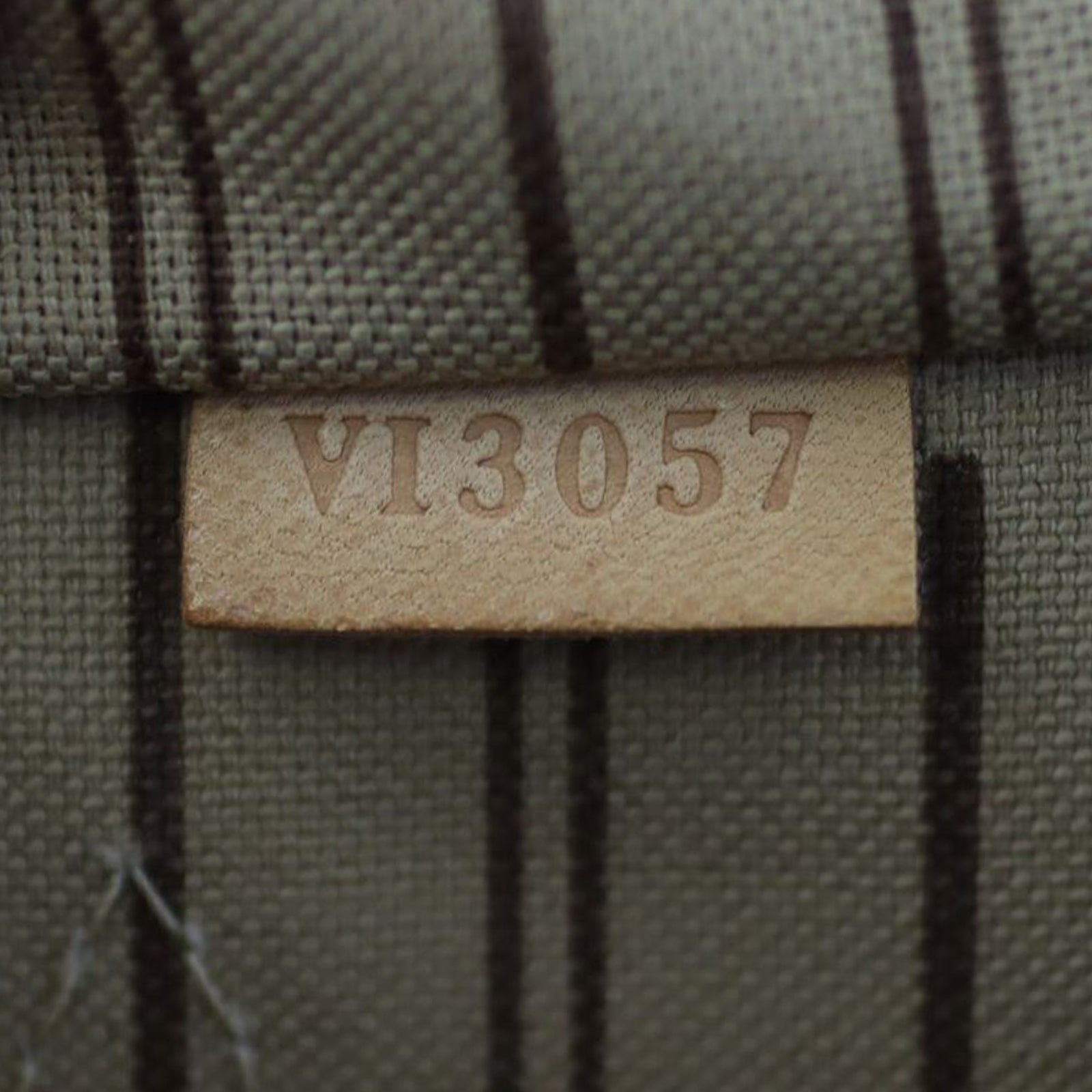 Louis Vuitton Neverfull MM Monogram Date code