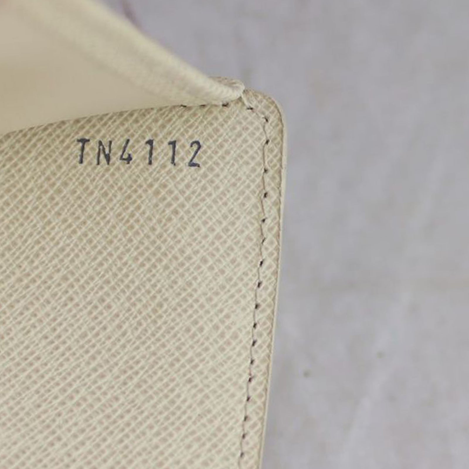 Louis Vuitton Koala Wallet Damier Azur Date code