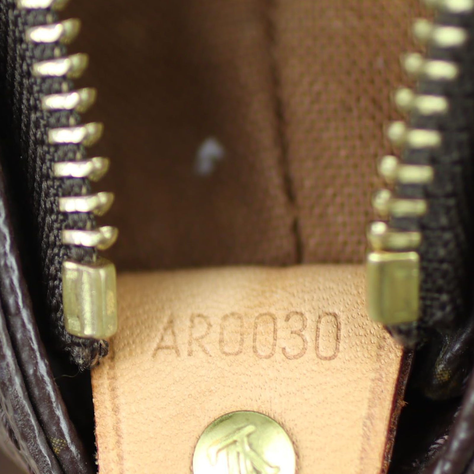 Louis Vuitton Cabas Mezzo Monogram Date code