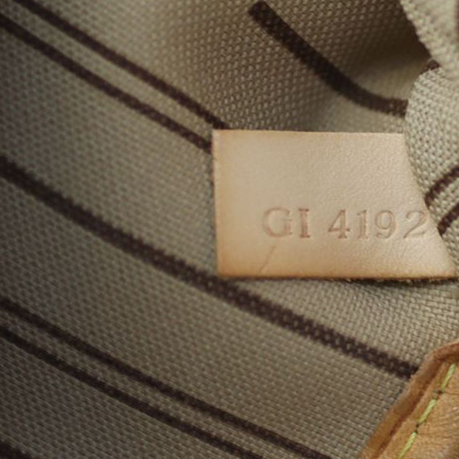 Louis Vuitton Neverfull MM Monogram Date code