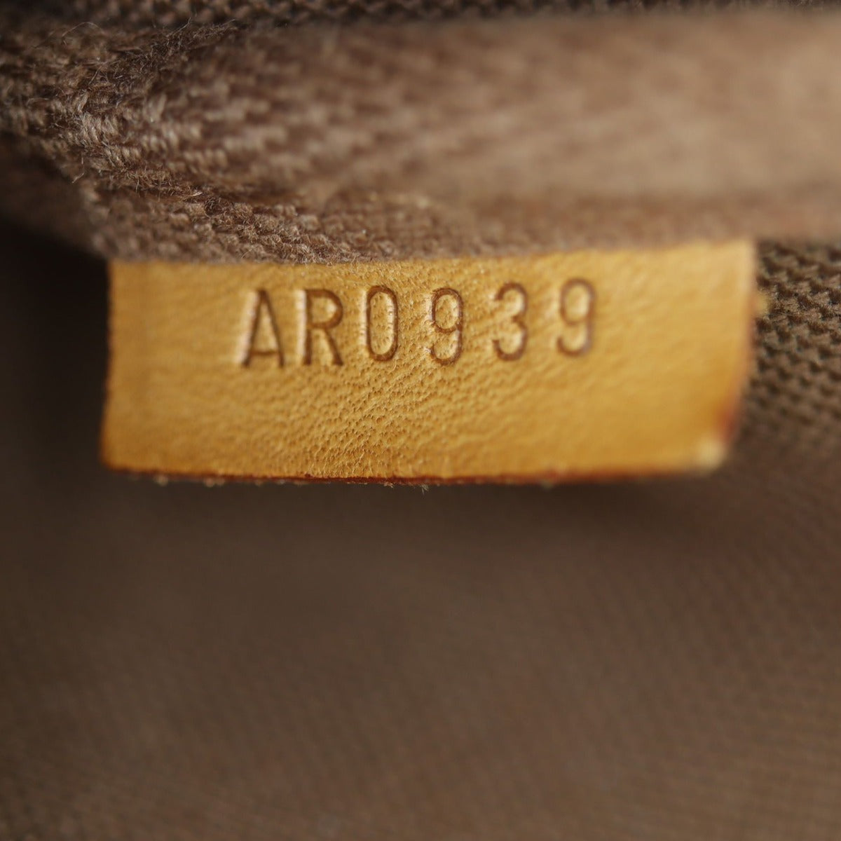 Louis Vuitton Pochette Monogram Date code
