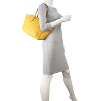 Gucci Swing Medium Leather Tote mannequin