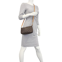 Louis Vuitton Pochette Accessories with Shoulder Strap Mannequin