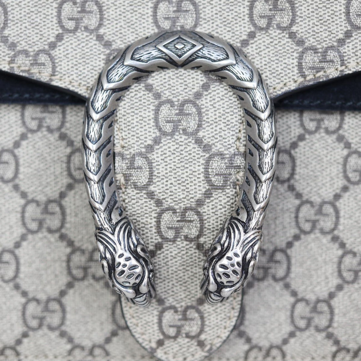 Gucci Dionysus GG Supreme Small Shoulder Bag Hardware

