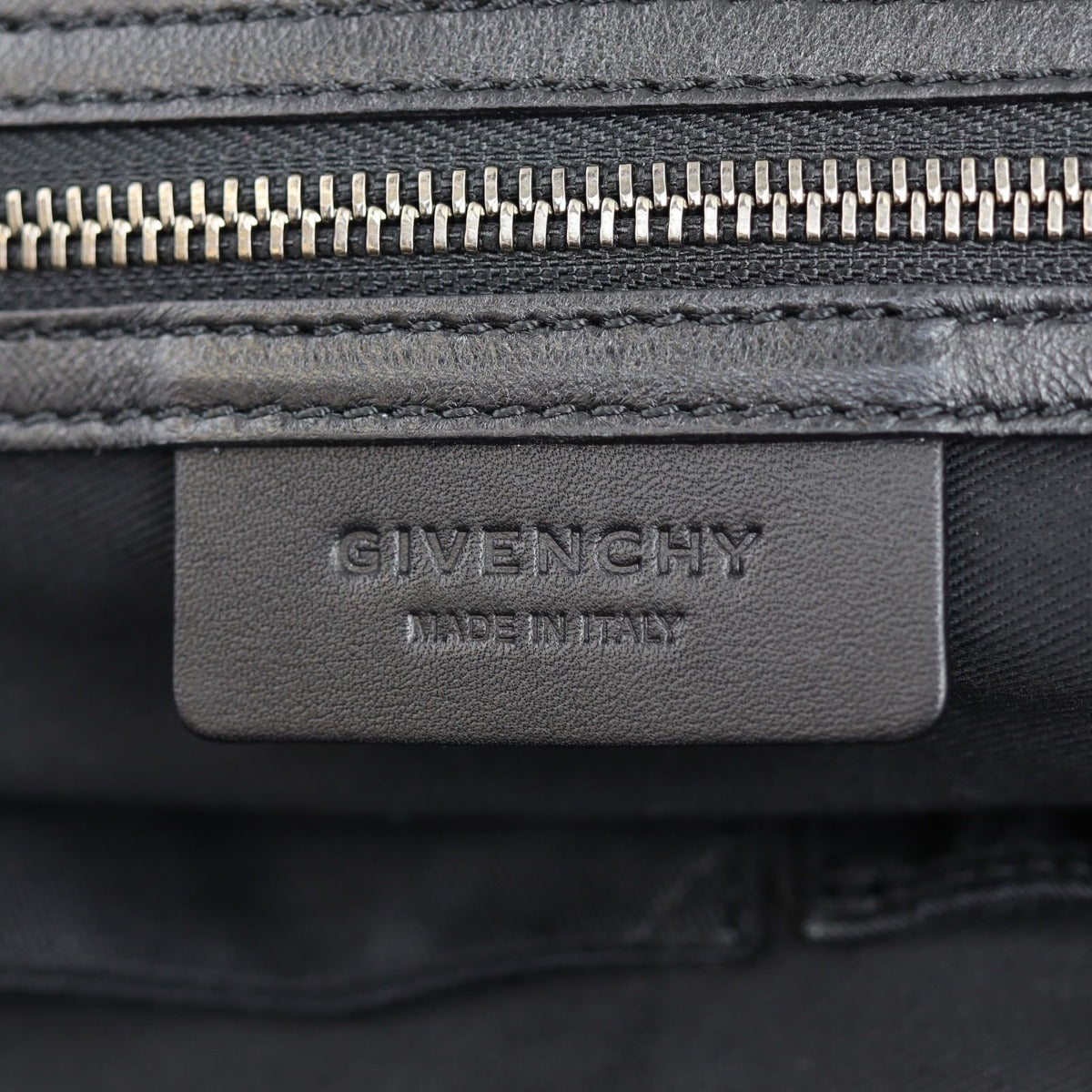 Givenchy Nightingale Medium Stamp
