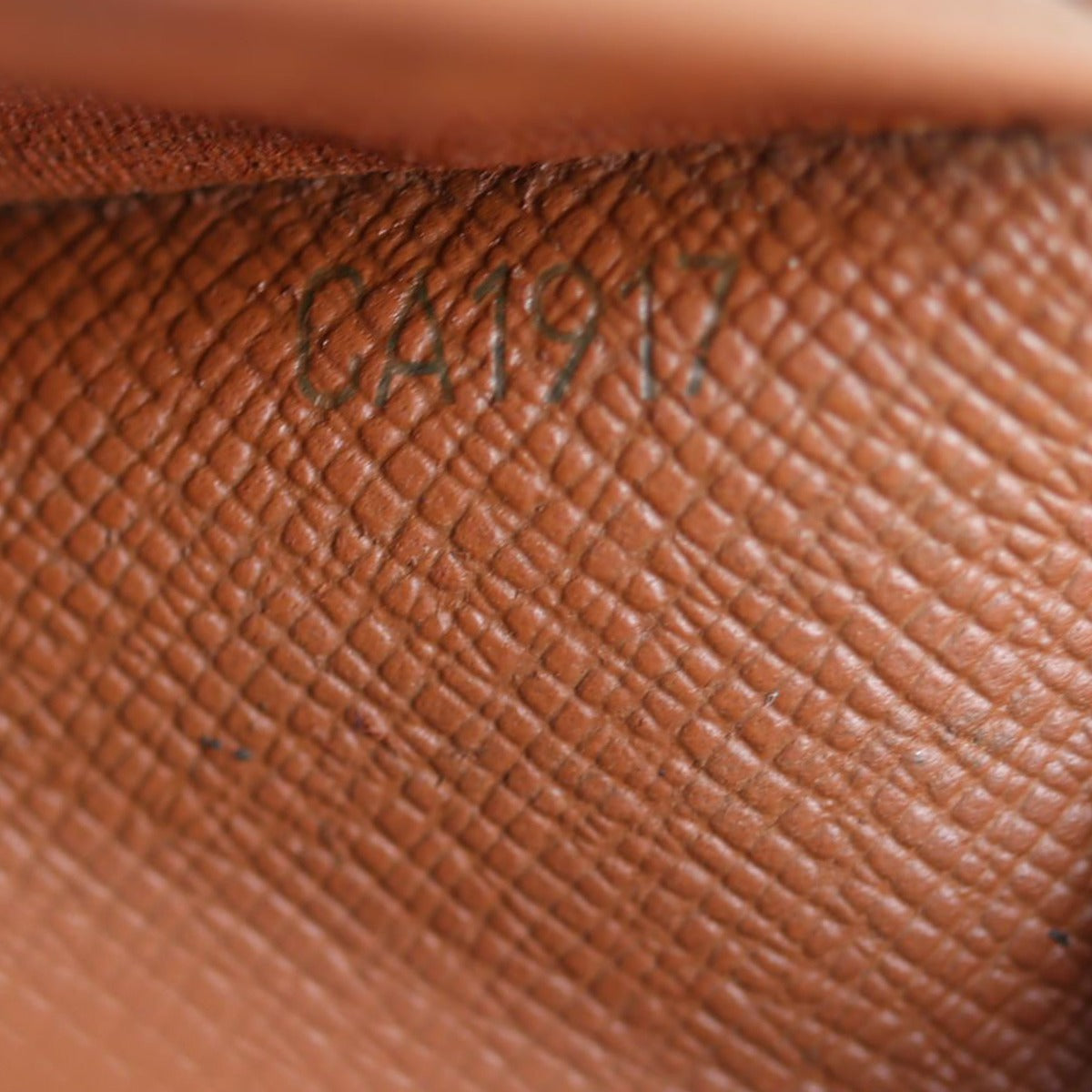 Louis Vuitton Compact Wallet Monogram Date code
