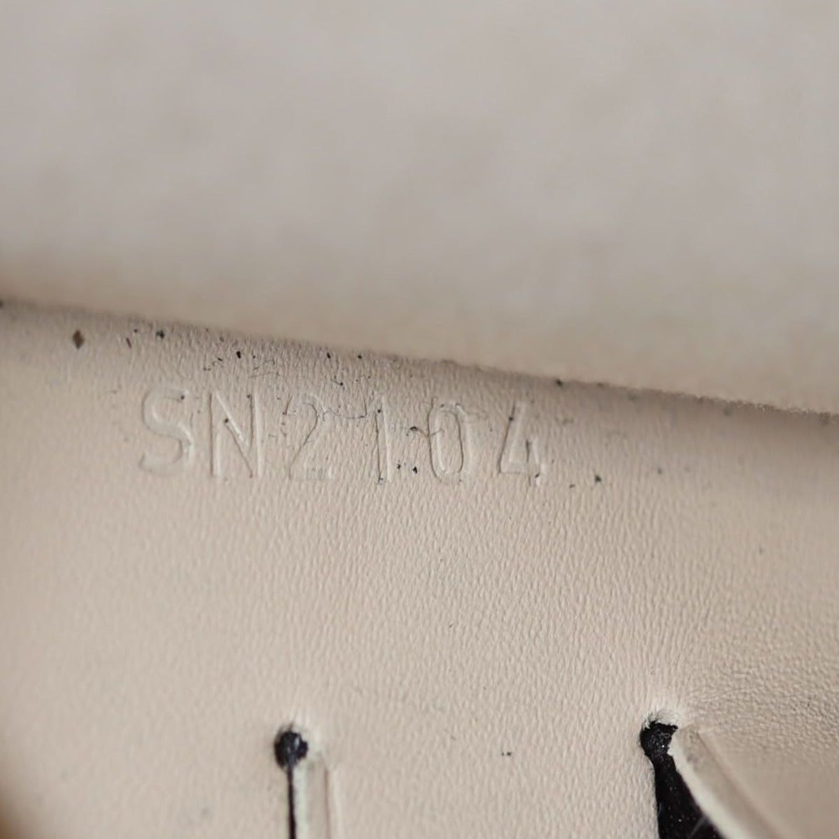 Louis Vuitton Ana Chain Clutch Monogram Vernis Date code
