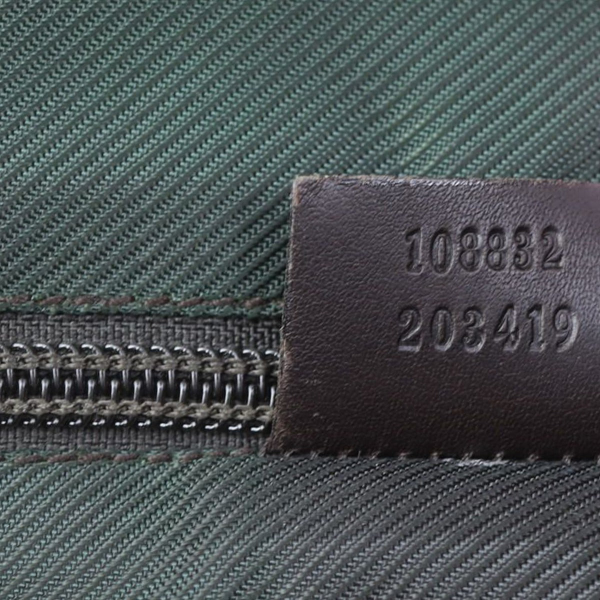 Gucci GG Supreme Pocket Tote Date code
