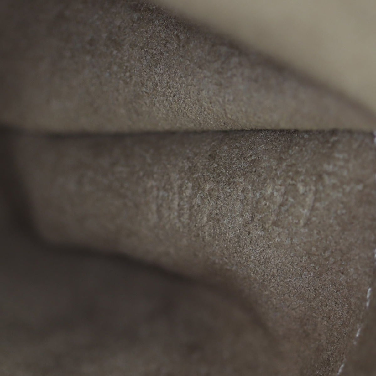 Louis Vuitton Ursula Monogram Multicolore Date code
