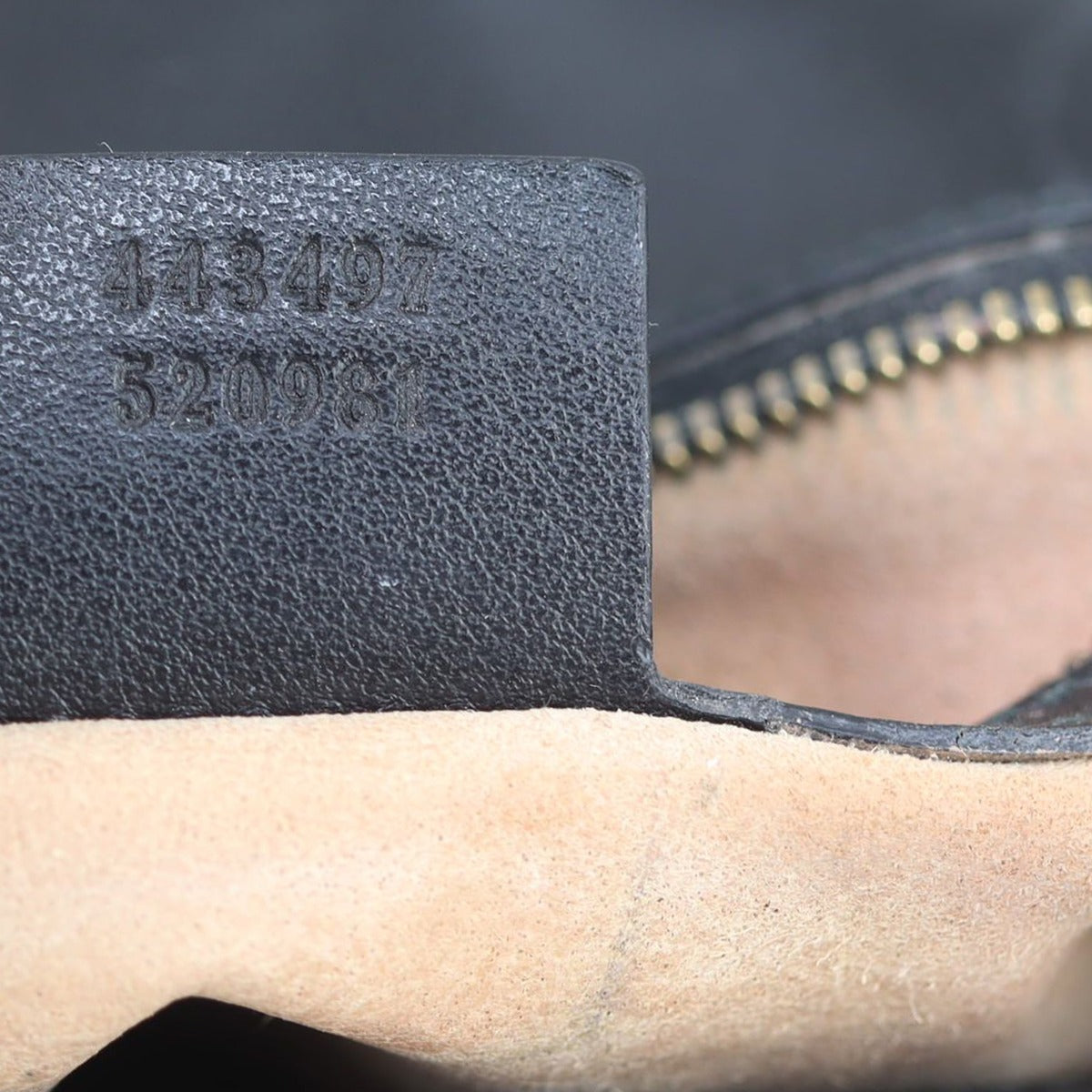 Gucci GG Marmont Matelasse Small Shoulder Bag Date code
