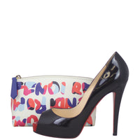 Fendi Cosmetic Pouch Scale