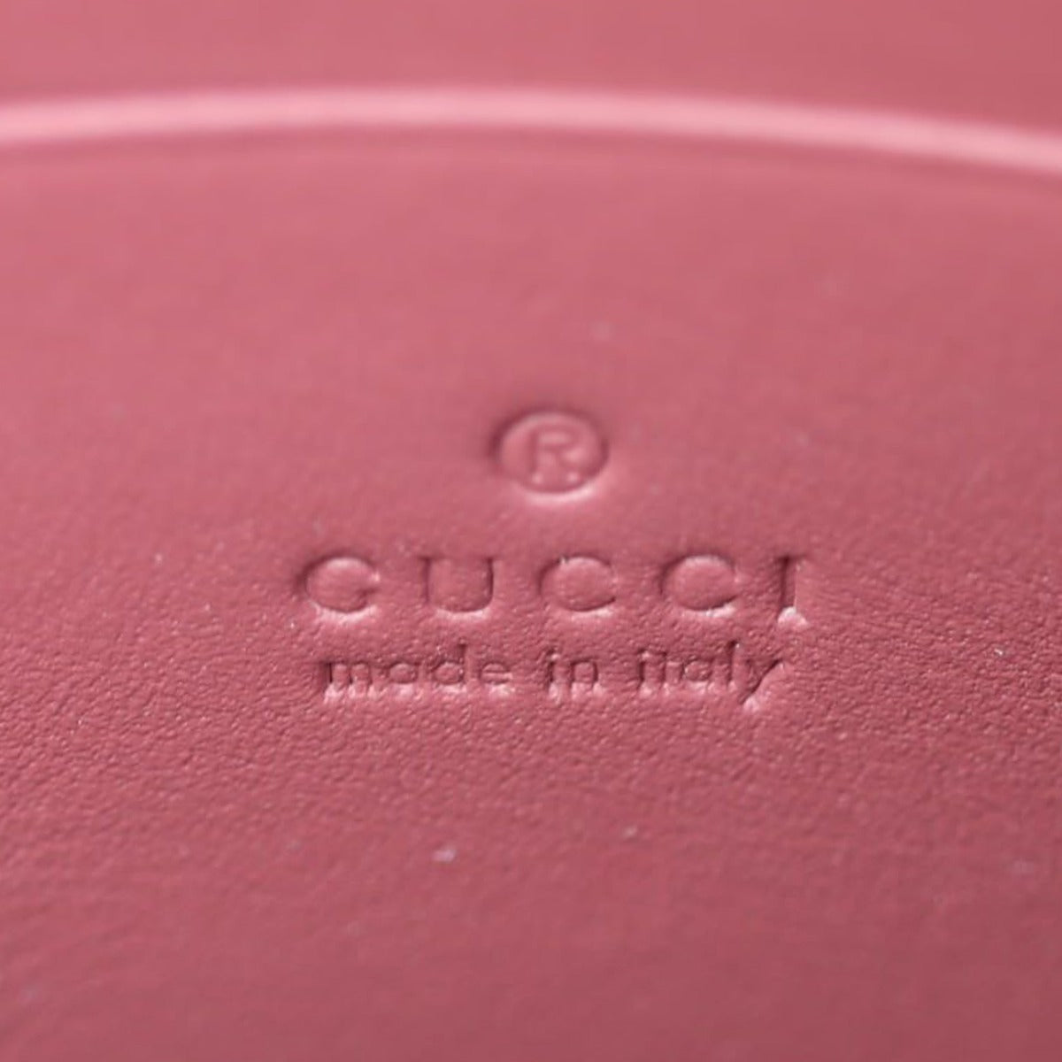 Gucci GG Supreme Blooms Chain Wallet Stamp
