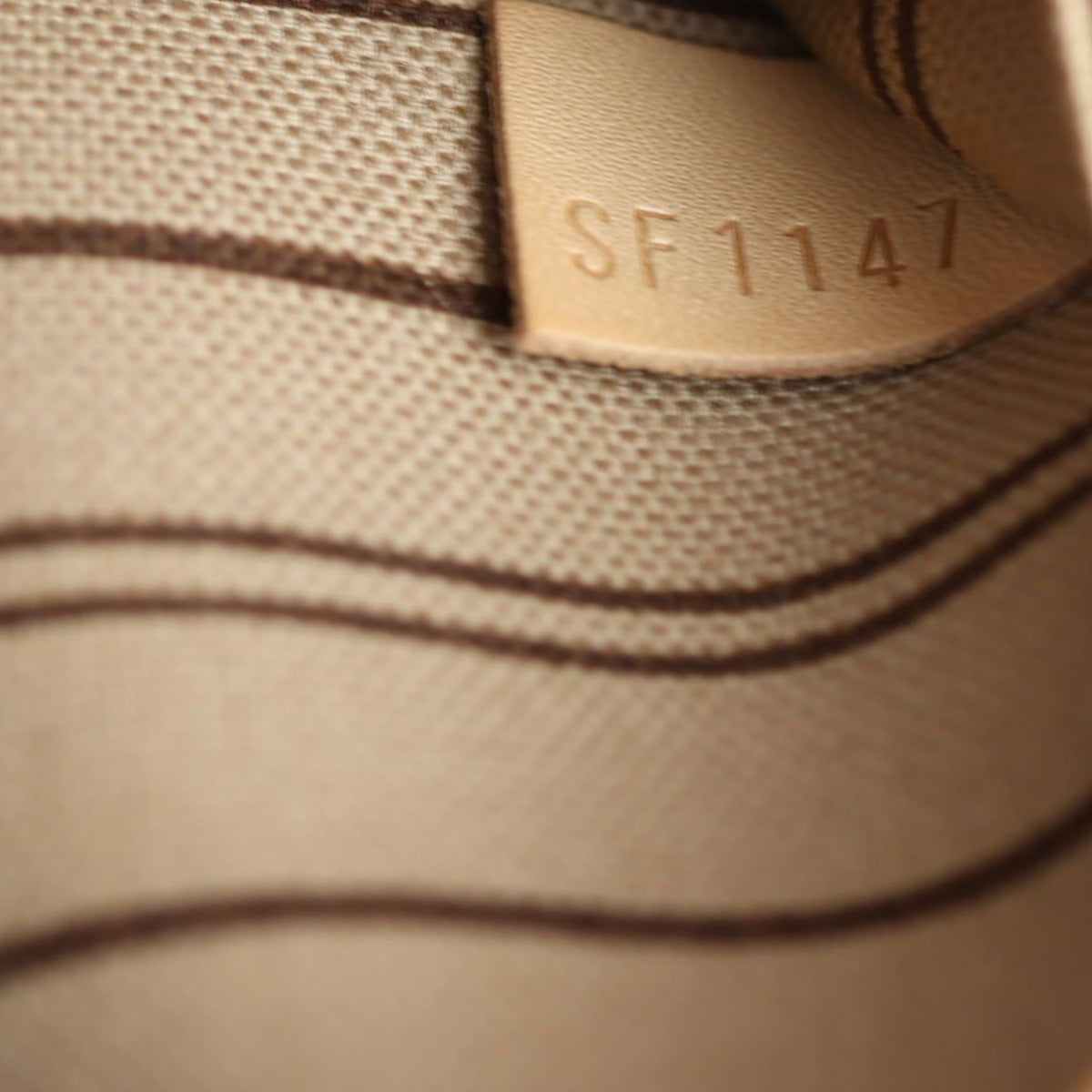 Louis Vuitton Neverfull MM Monogram Date code
