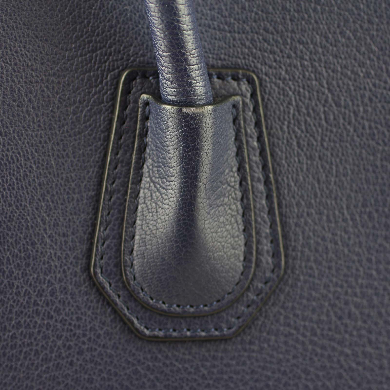 Givenchy Antigona Small Handle Base Wear