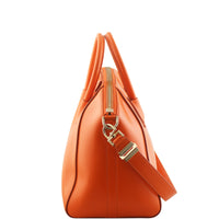 Givenchy Antigona Medium Bag right