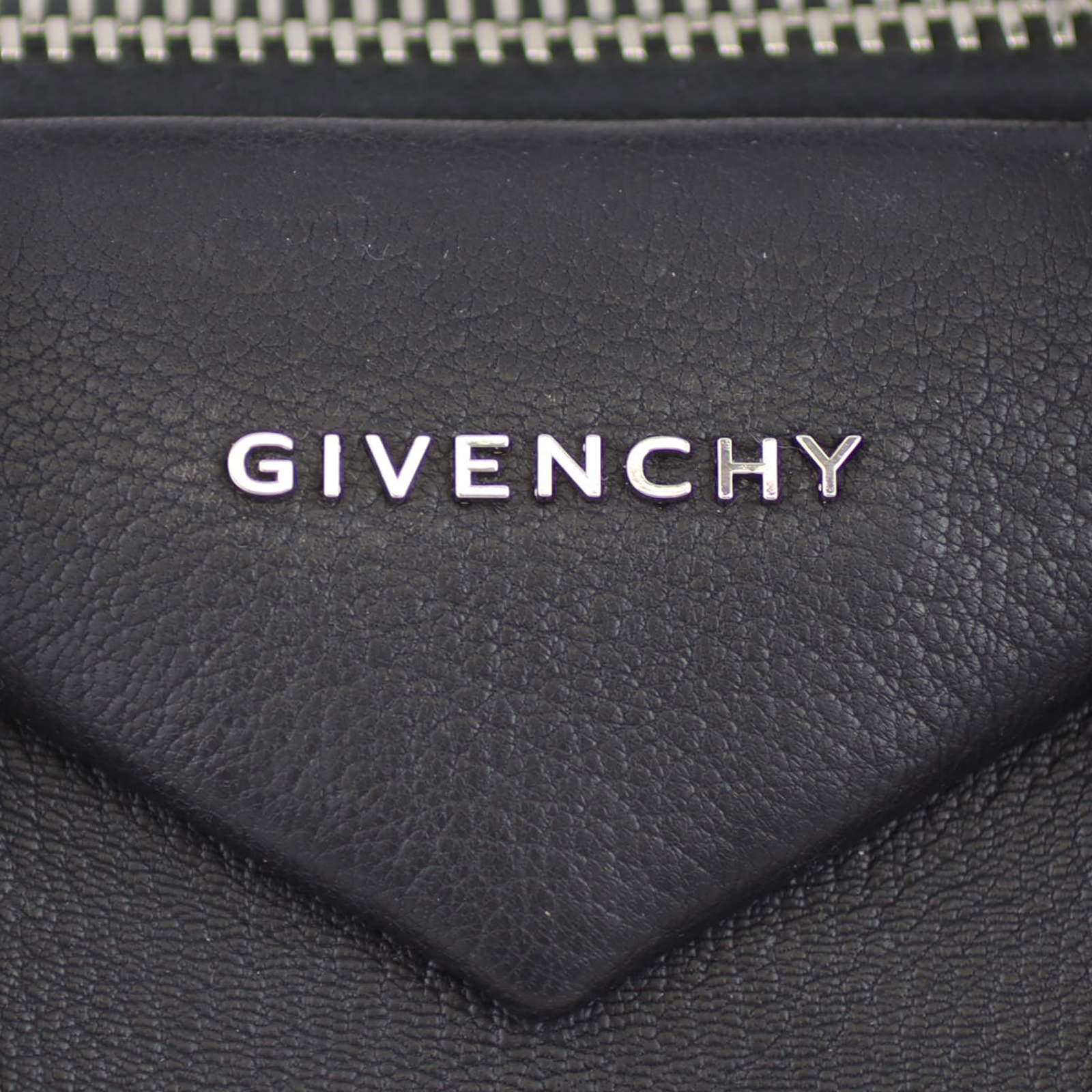 Givenchy Antigona Medium Exterior