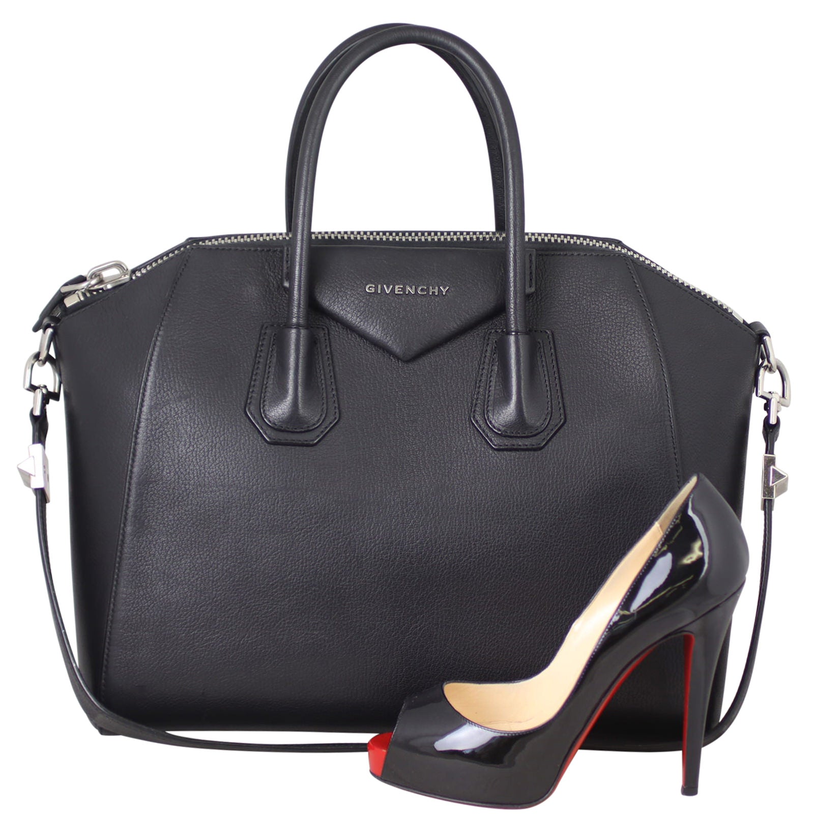 Givenchy Antigona Medium scale